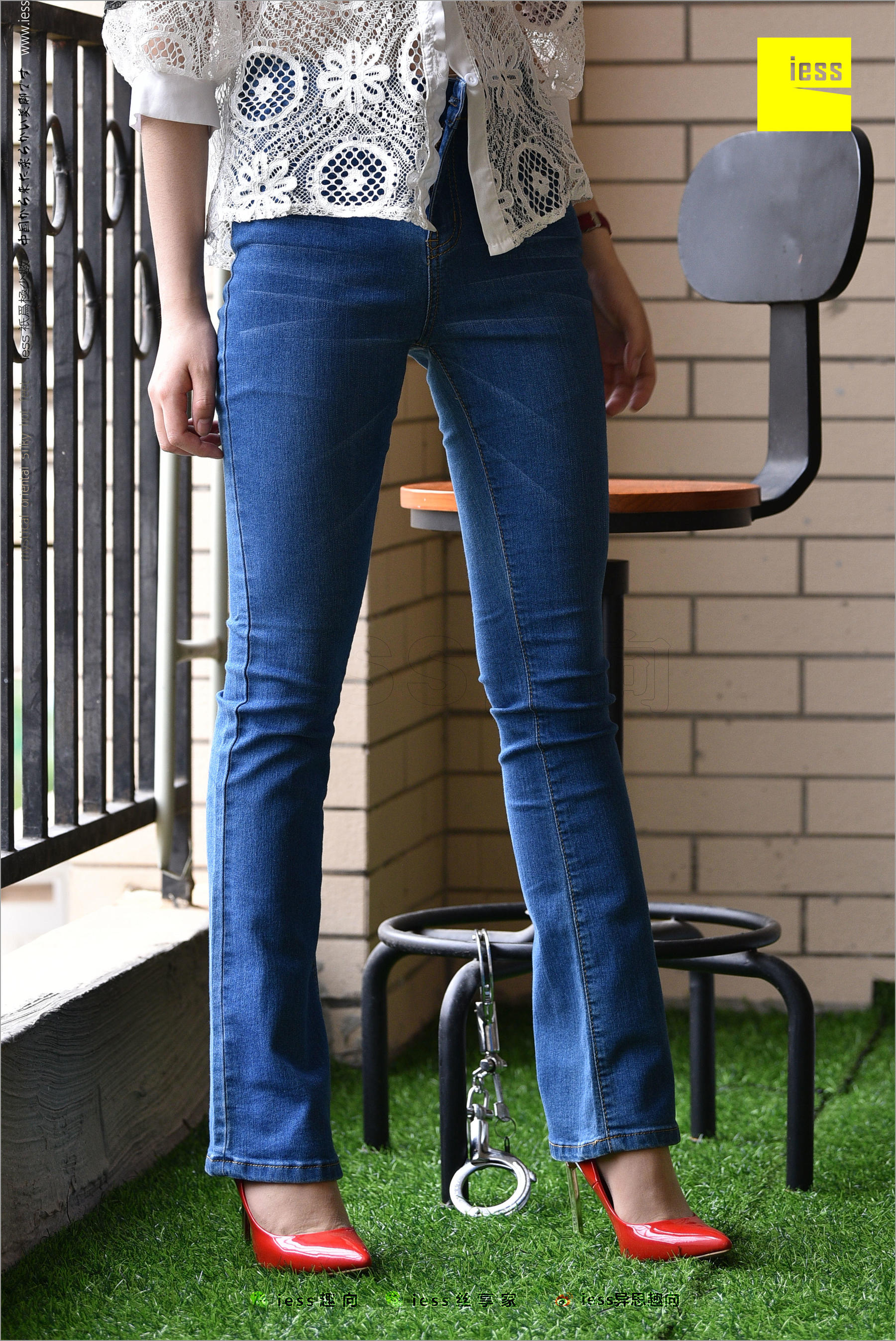 Guangyan's Jeans, New Models and Red High Heels