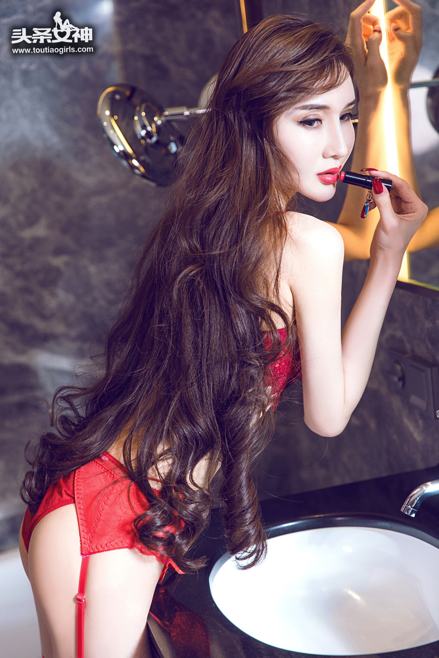 Aisinlvah's Has' Secret Headline Goddess