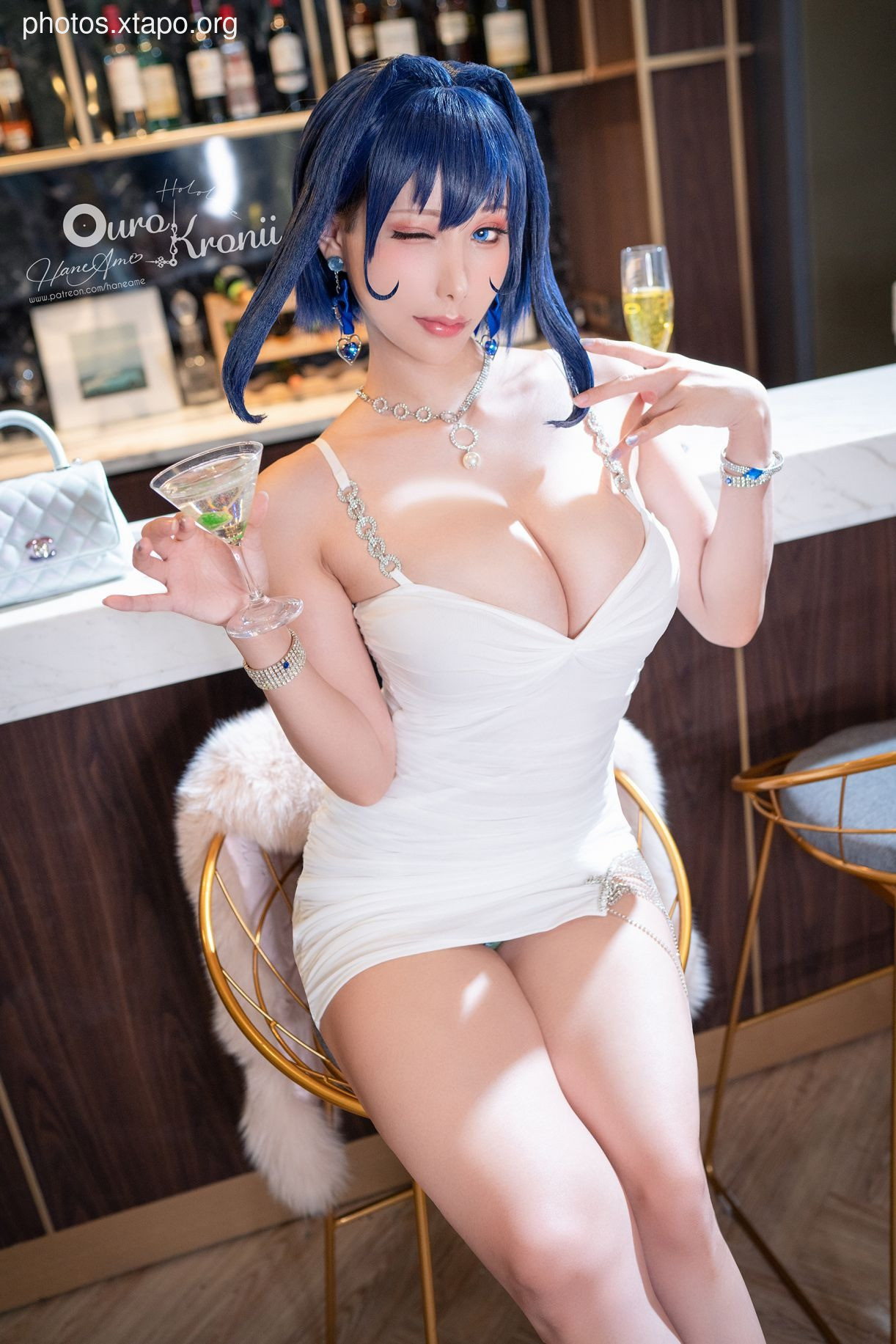 Rain wave_Hheneame Hololive_ Kronii_Photobook _ Time Photo Book & Nbsp 3.gown