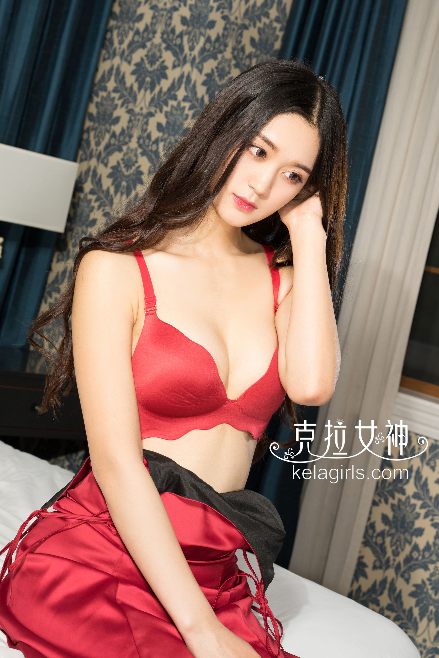 Tang Yi The Desire in the Gaze Skirt Carat Goddess