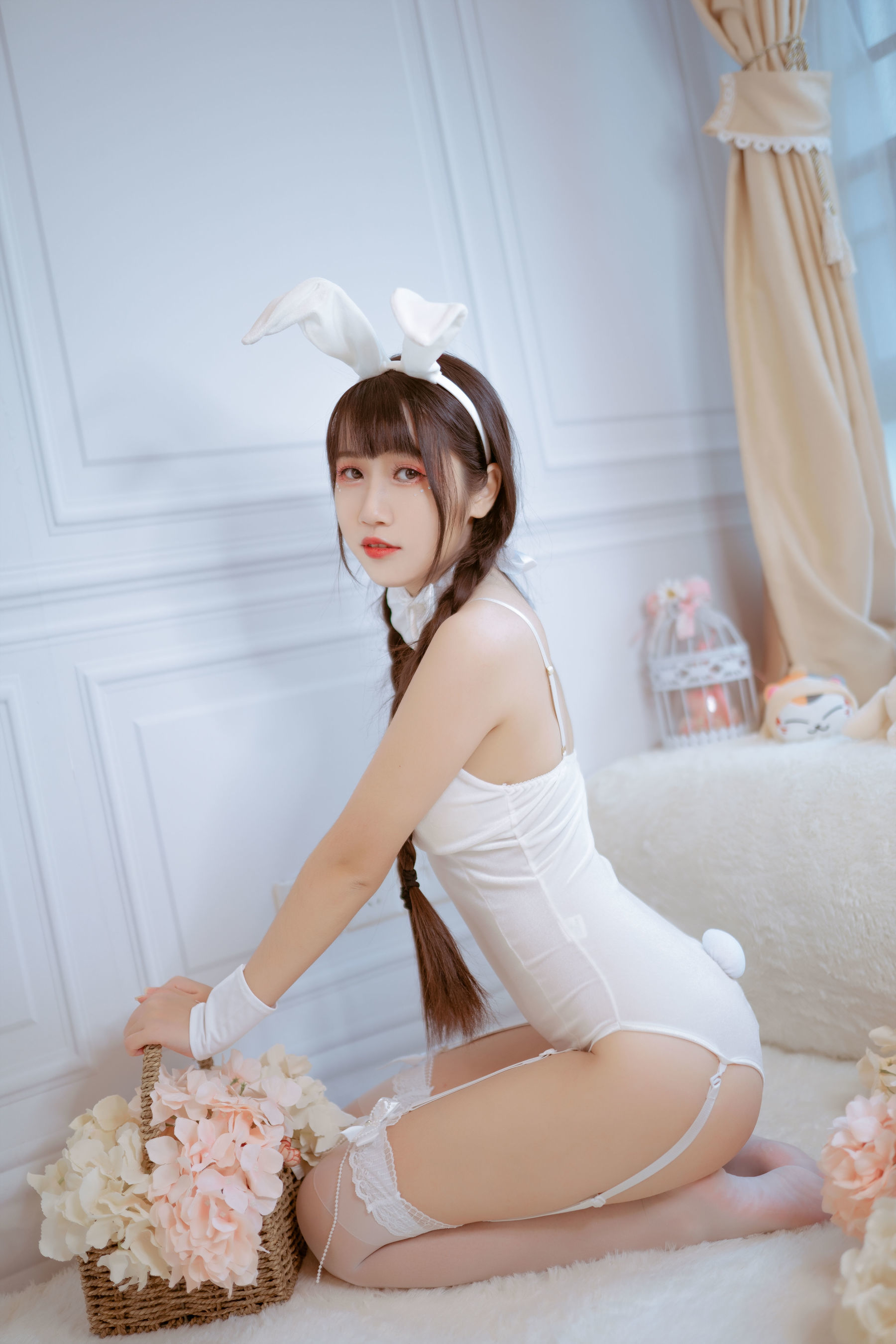 Weibo Popular COSER without cat white rabbit girl