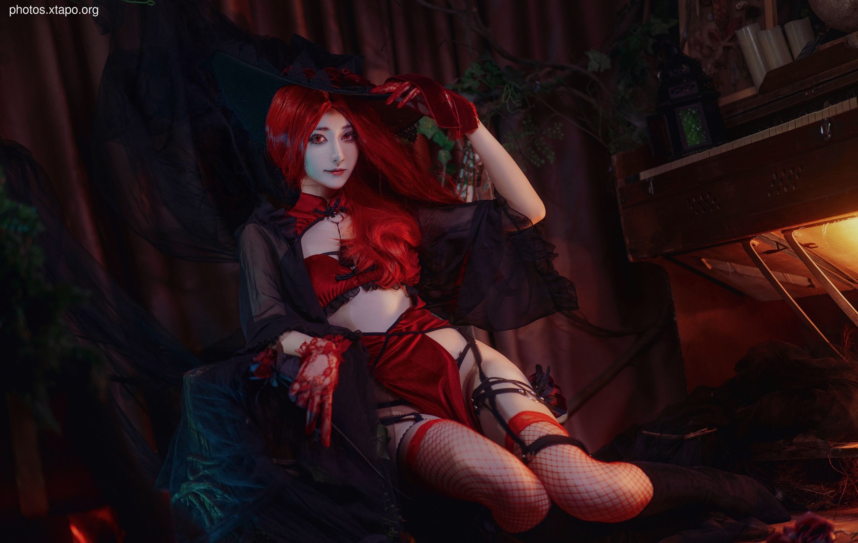 Nan Tao Momoko -Red Witch