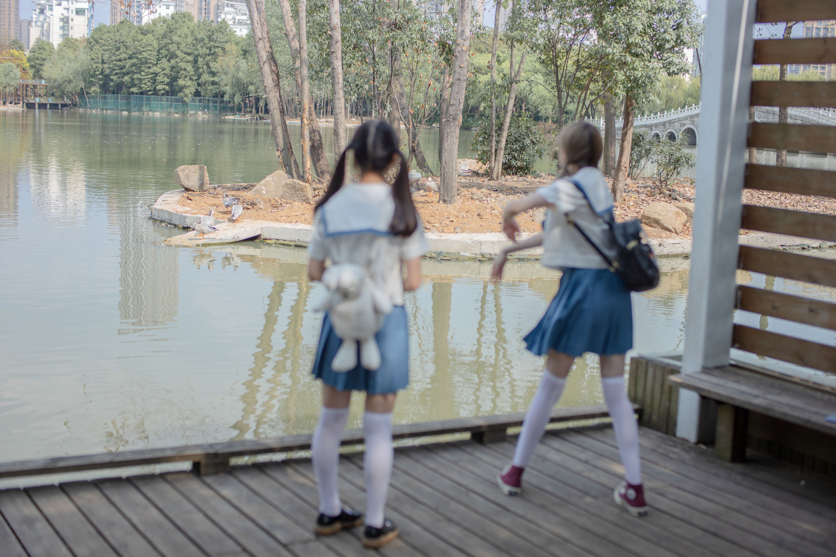 Mori Consortium JKFUN-025 Mo Mo & amp; AIKA 80D white silk overweight socks