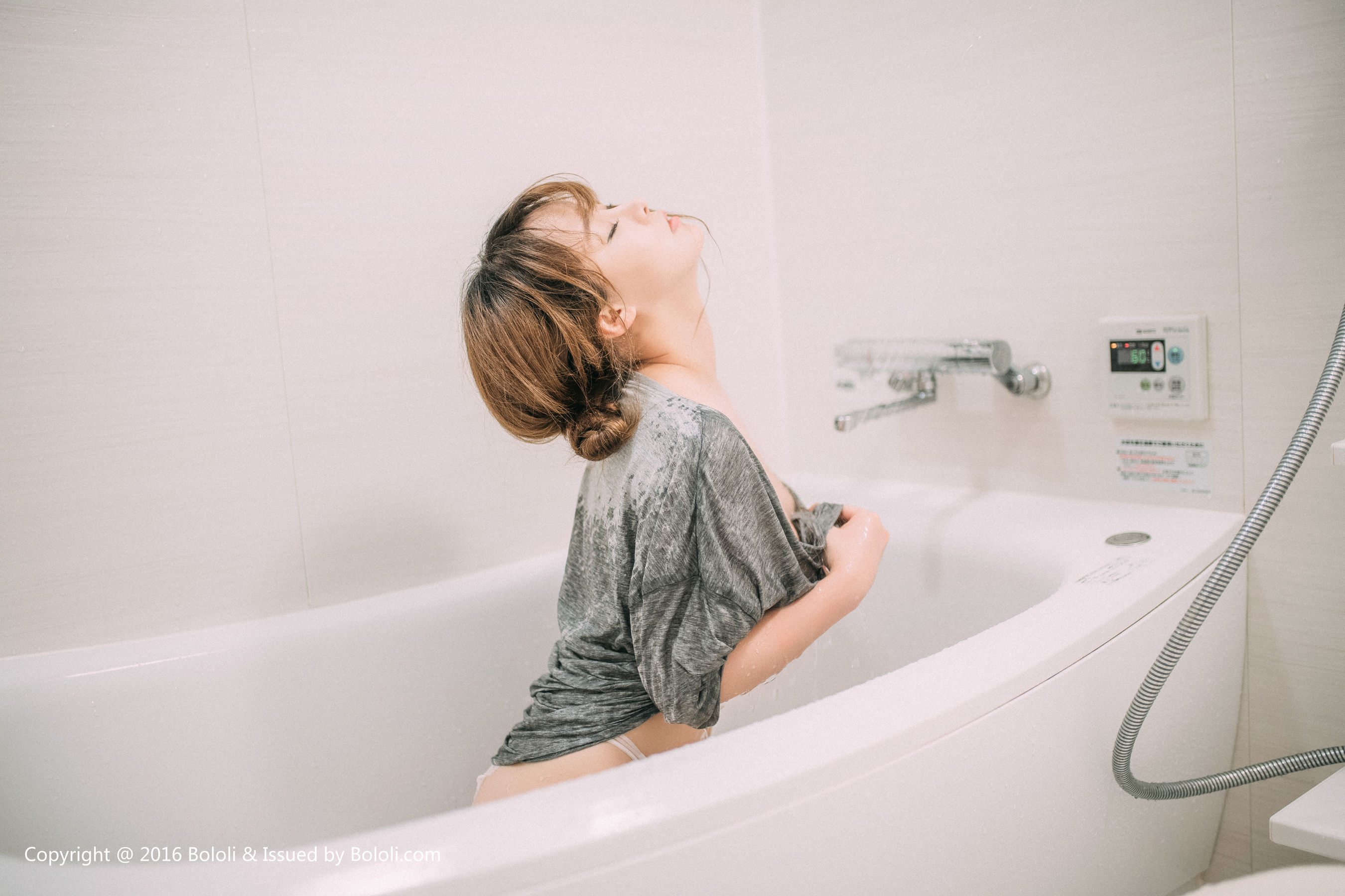 Liu Yanqi Bathing Girl VS Drunk Wife Bololi Bolo Society Bol.064