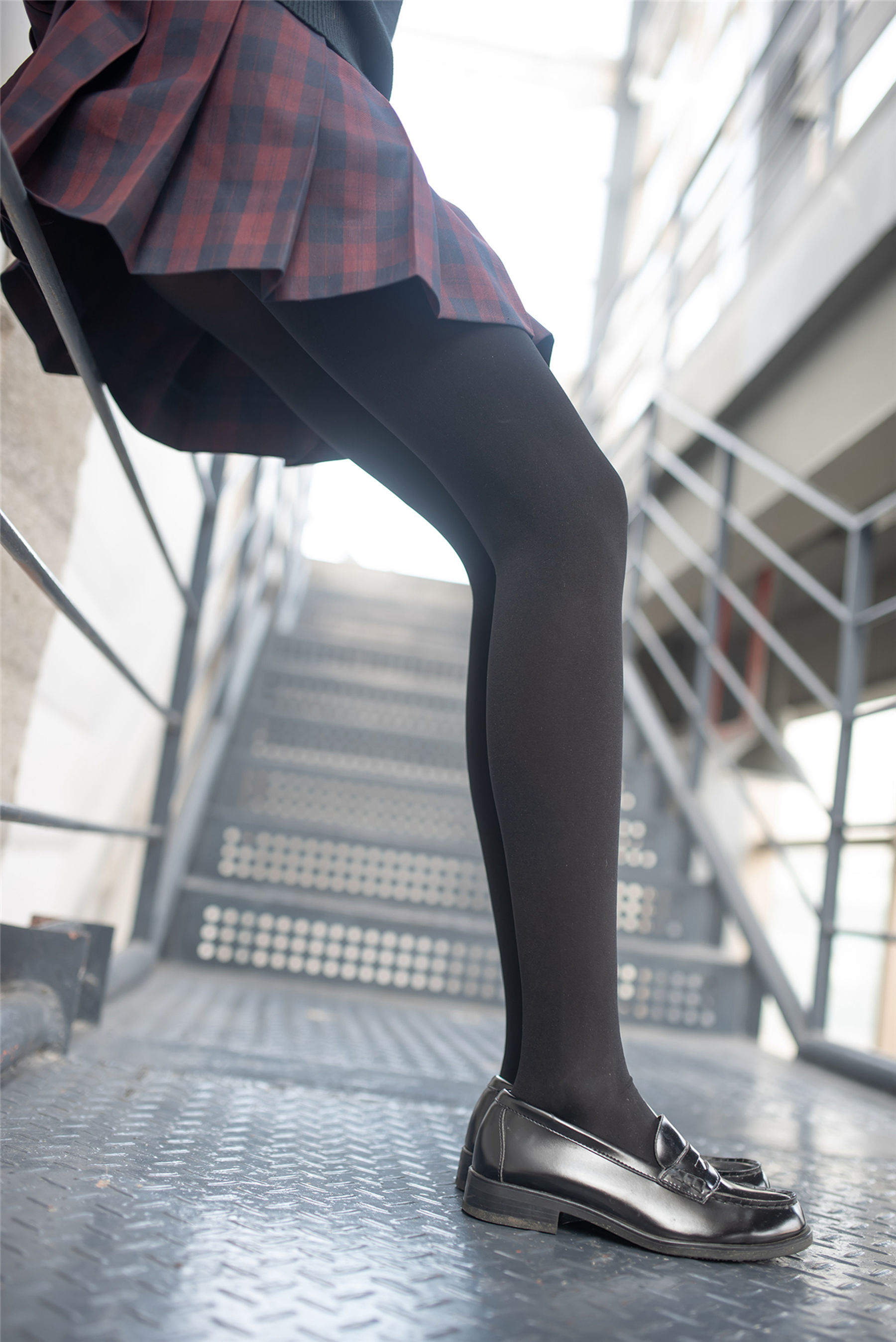 Field of Wind NO.147 Red Black Skirt thick black silk