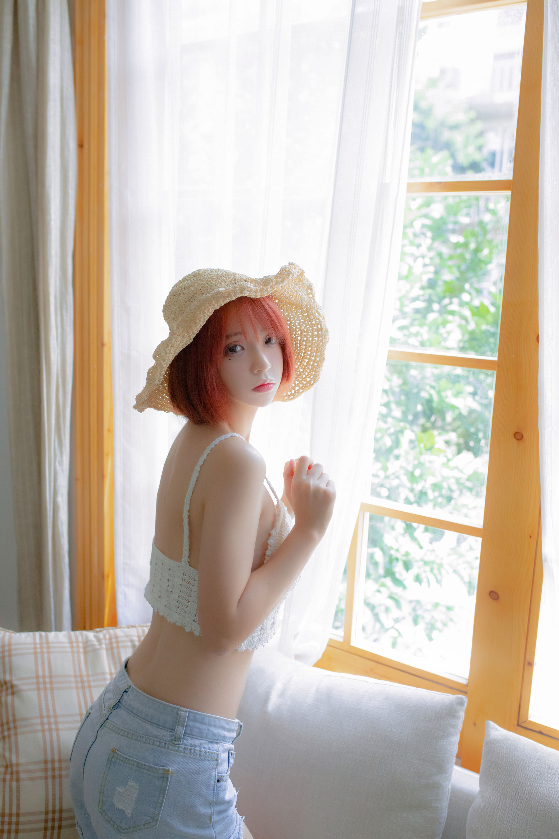 COS Welfare Crazy Cat SS -Straw Hat Girl