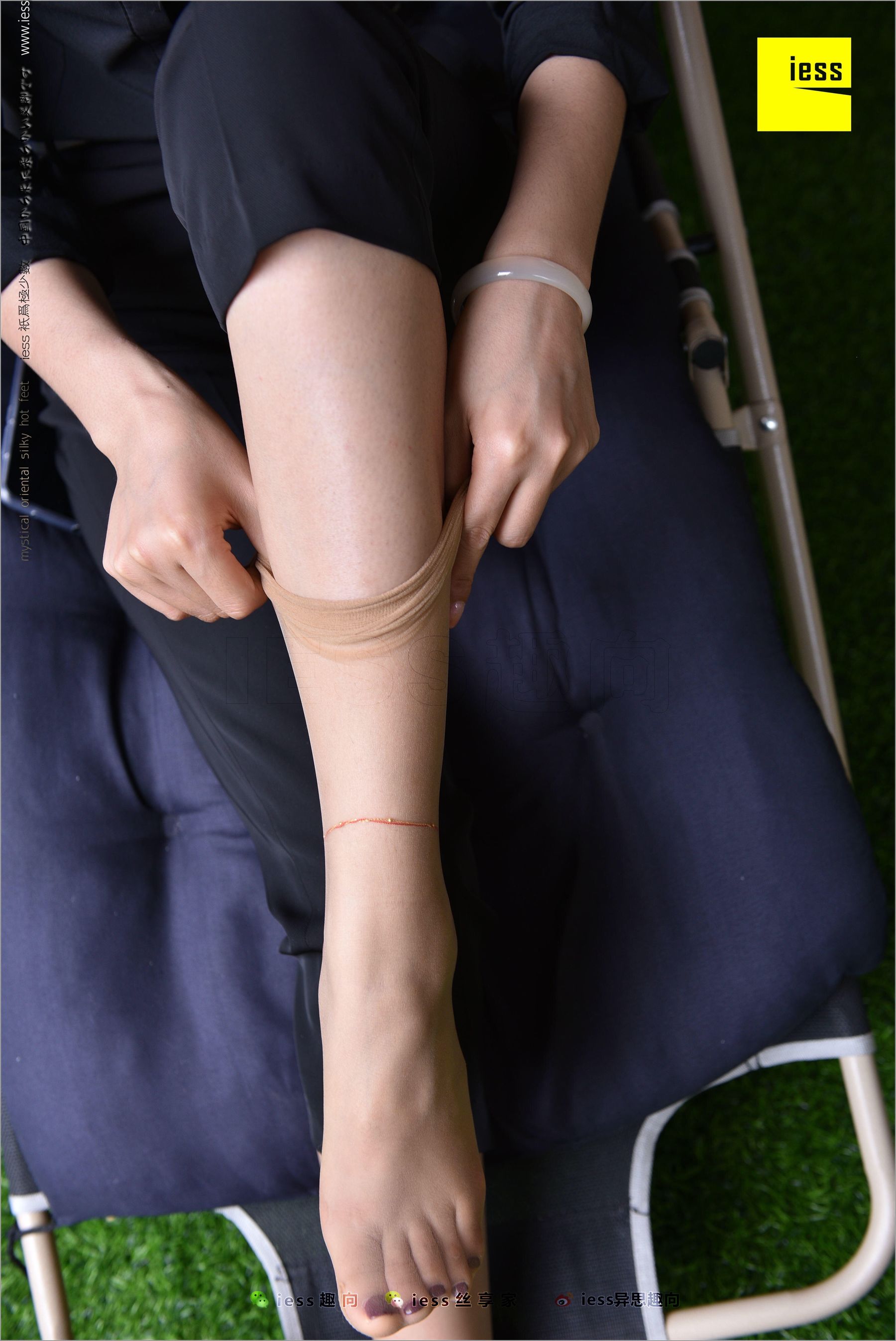 Huahua's Middle Stockings-The Beauty of Unpopular Different Thoughts to IESS Silk Foot Bento 214