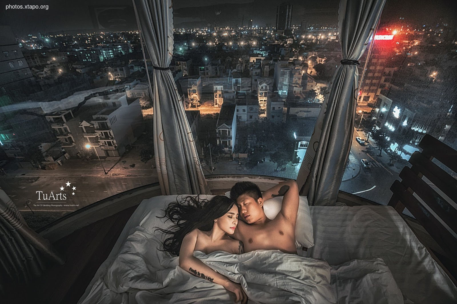 Or do I get married Suddenly, I crave the feeling of being a wife too The feeling of being loved is no longer strange But being a wife probably different, right? Older brother?