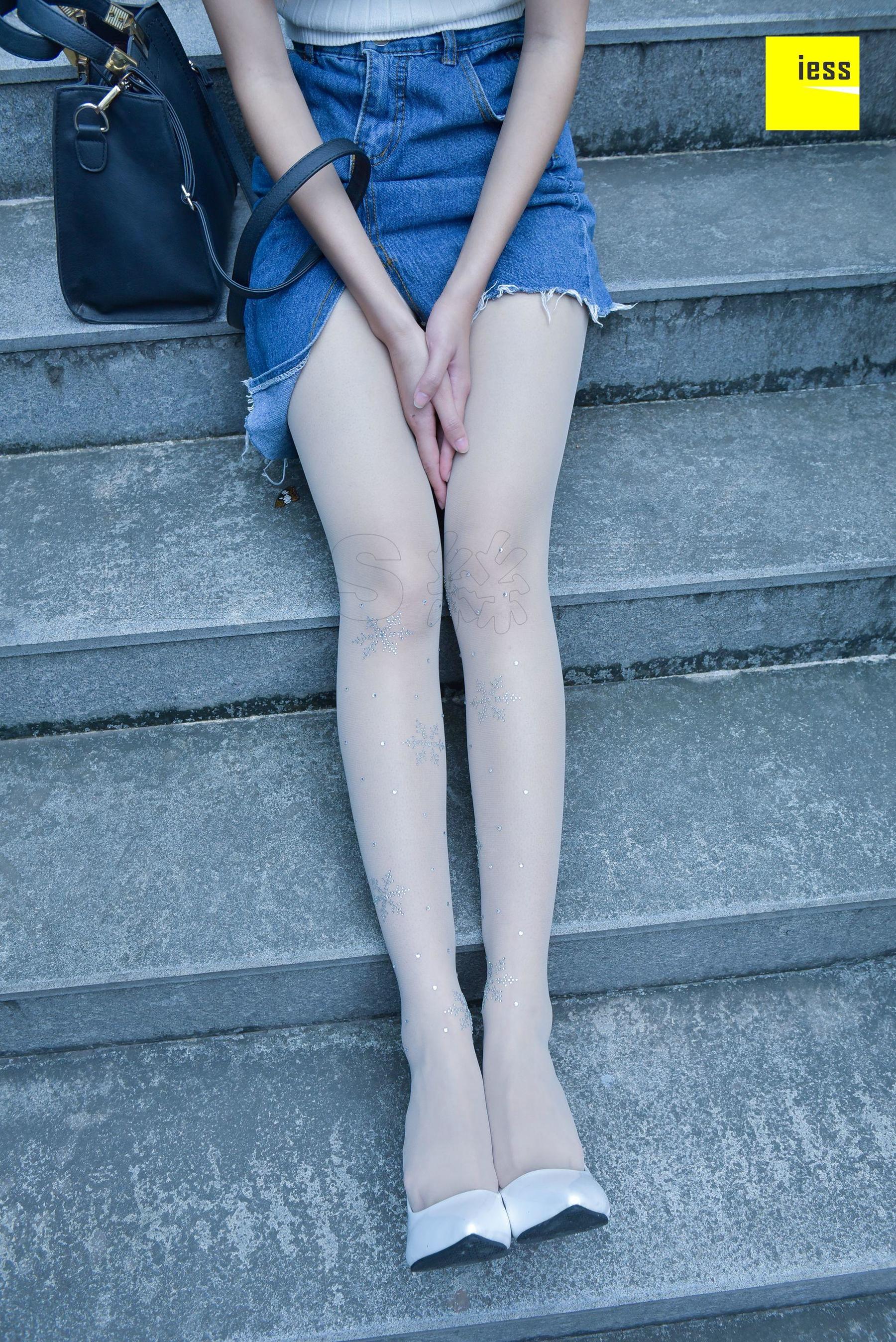 Silkxiang Home 107 Crystal Crystal White Stockings IESS Different Thoughts