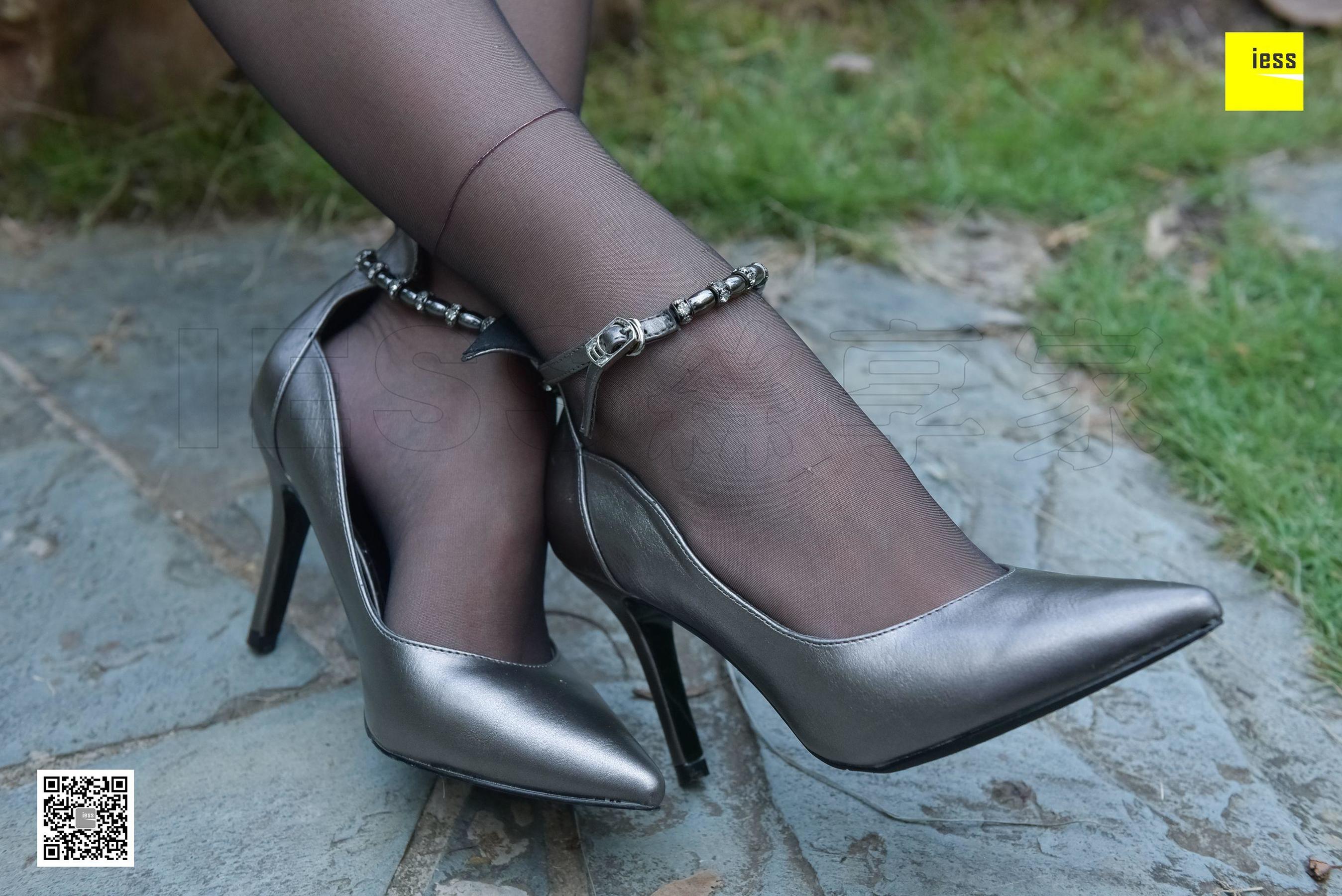 Silkxiang Home 115 Autumn and Autumn The Black Silk Beauty of the Garden IESS is thinking about it