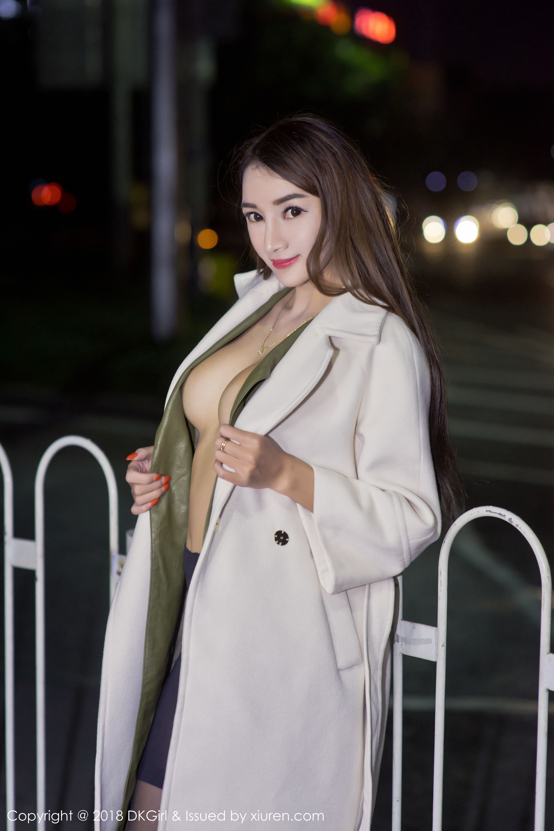 Jessie Jessie Big Breasts Yangcheng Night Scenery Exposure Royal Girl DKGIRL Vol.059