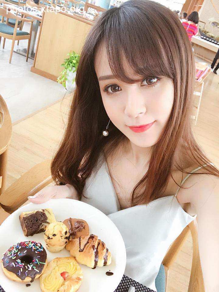 Thu Phuong Tran Temperament Lovely Picture and Photo