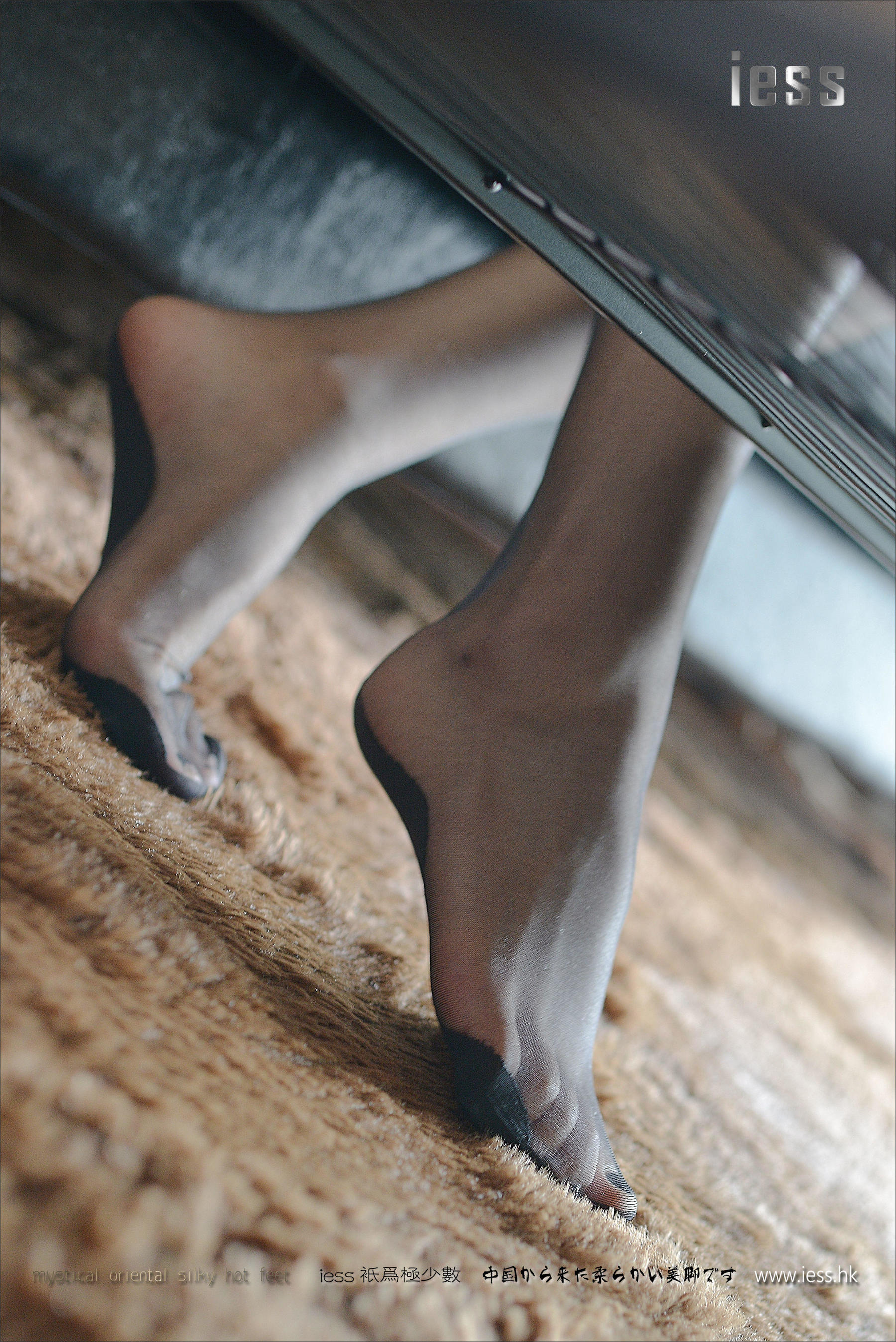 Silk Foot Bento 072 Little C Uniform Black Silk Show IESS is thinking about it