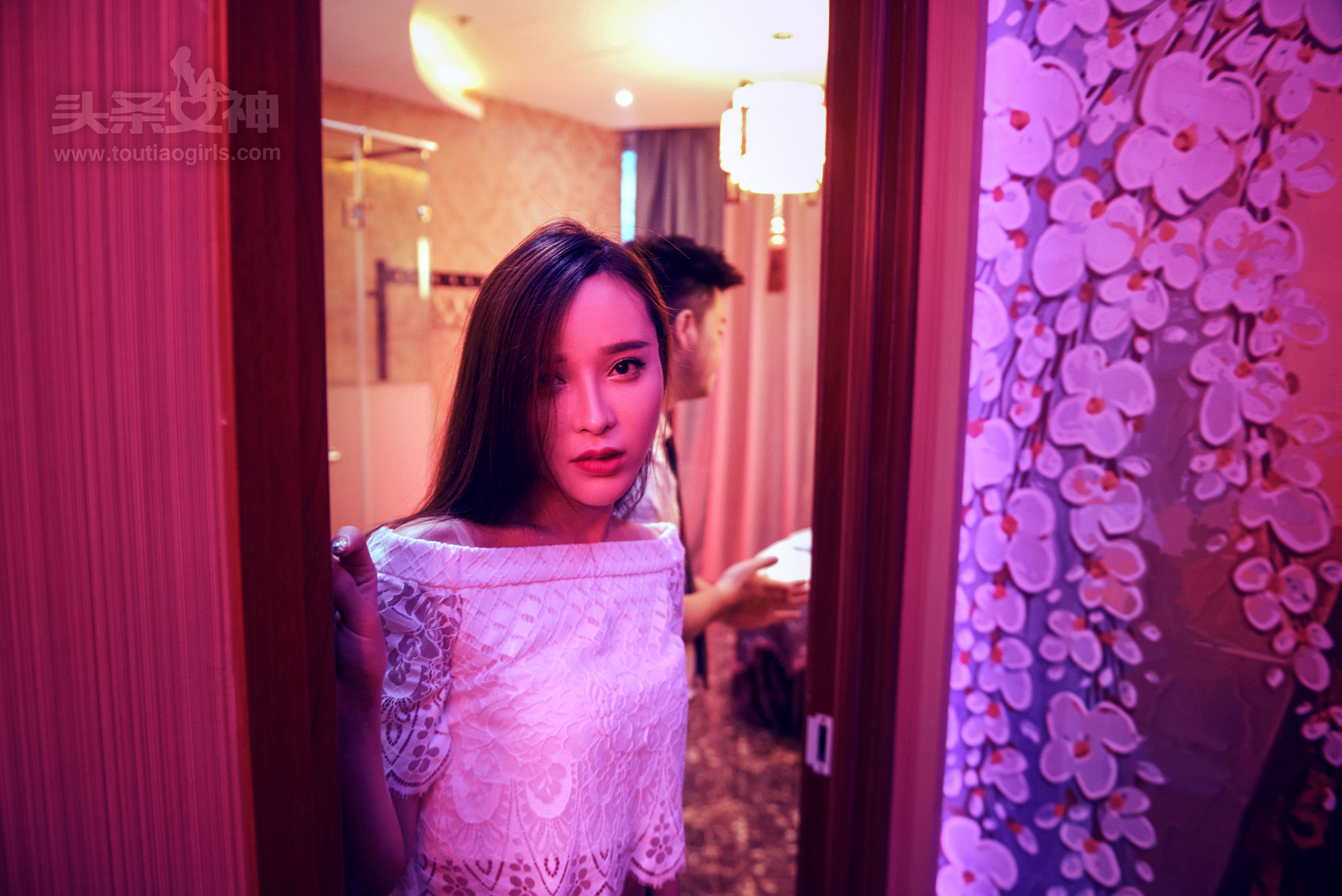 Ai Xiaoqing's Goddess Exploration Shop Water Platinum Palace Headline Goddess