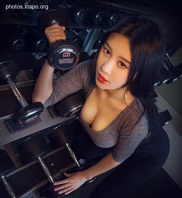 FAN LING JOLIE (Fan Ling Jolie)