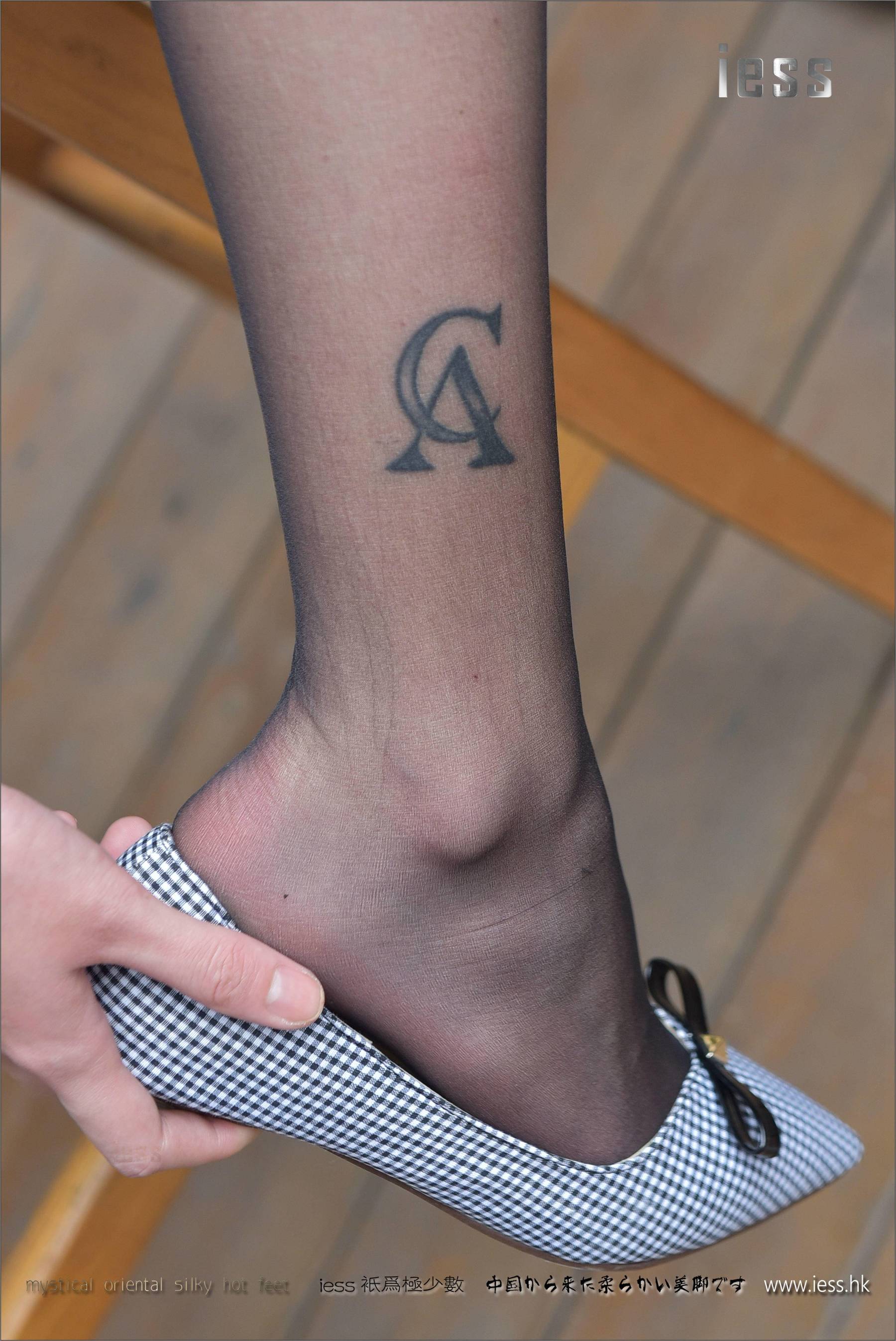 Silk Foot Bento 110 Xiaoxiao Outdoor Black Silk Flat Shoes IESS is thinking about it