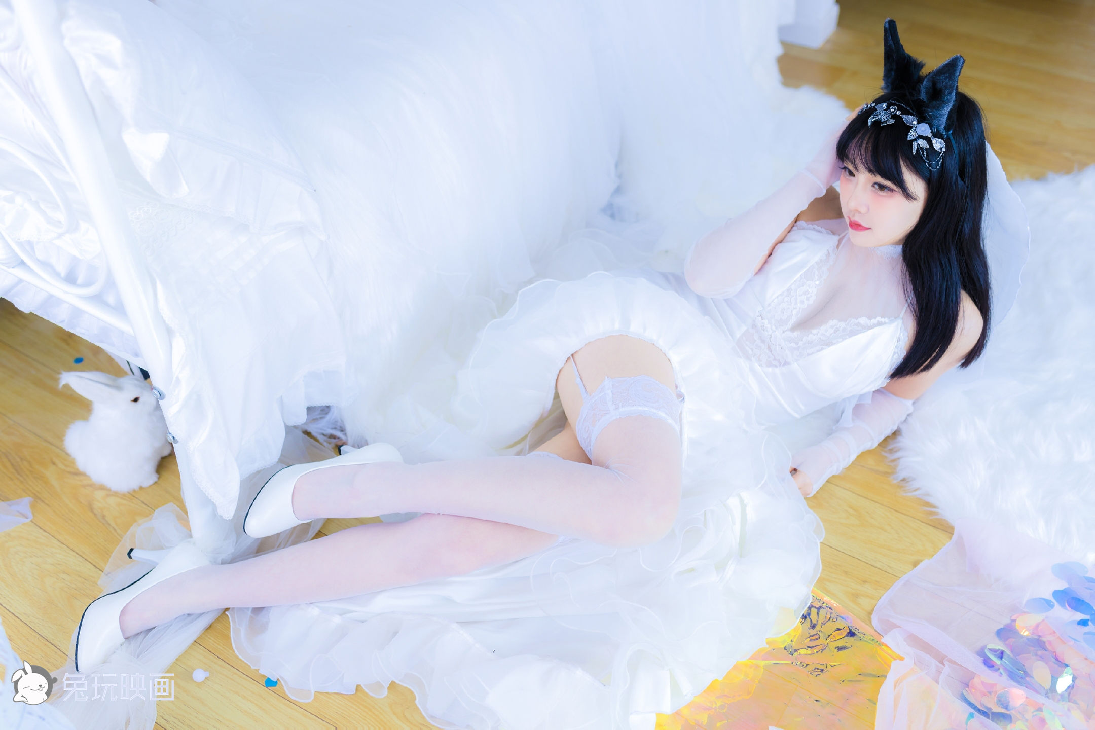 [Rabbit Playing Play] -The Tudge Wedding Dress