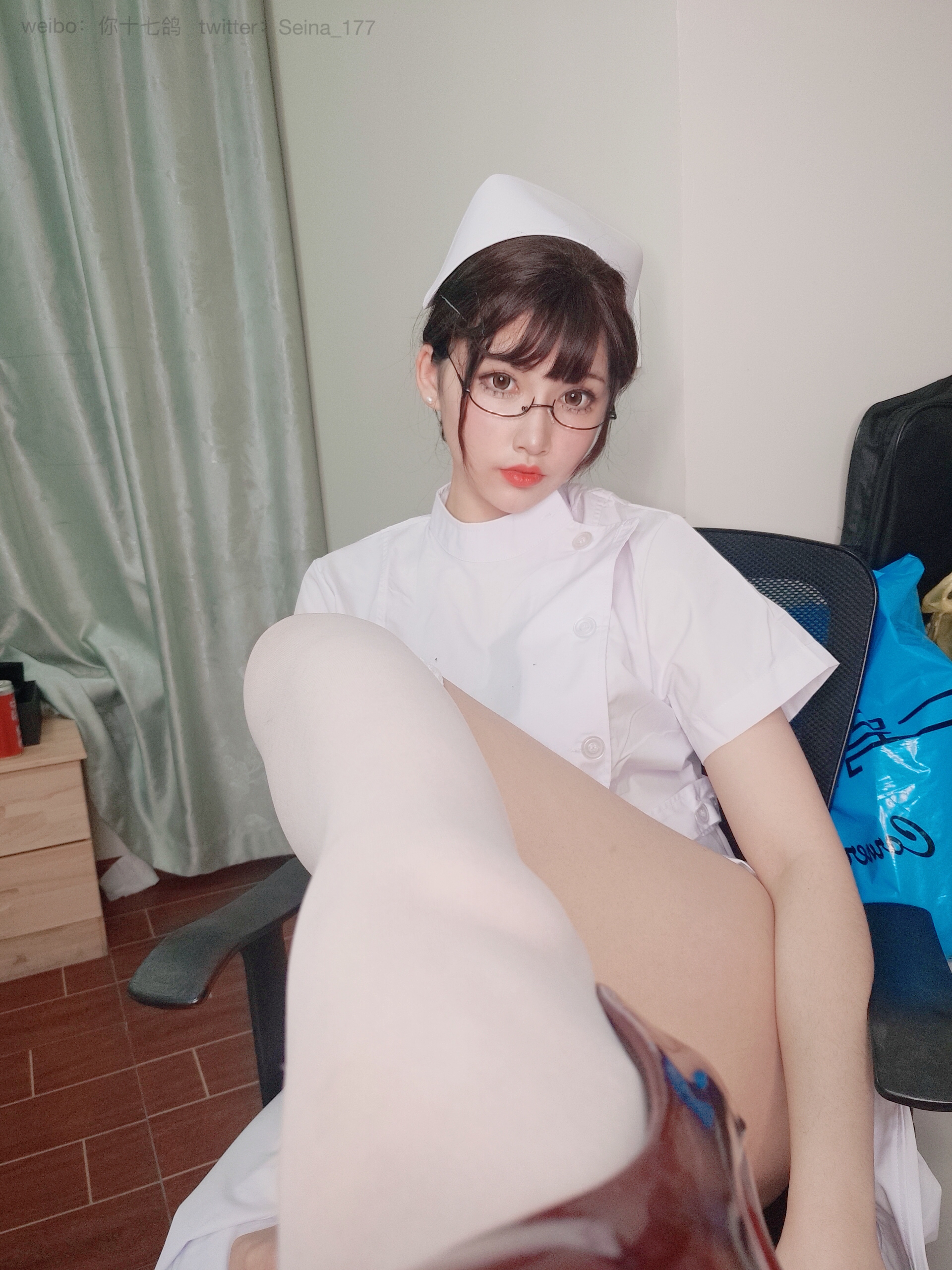 You seventeen pigeons white nurse 110p1v-535MB