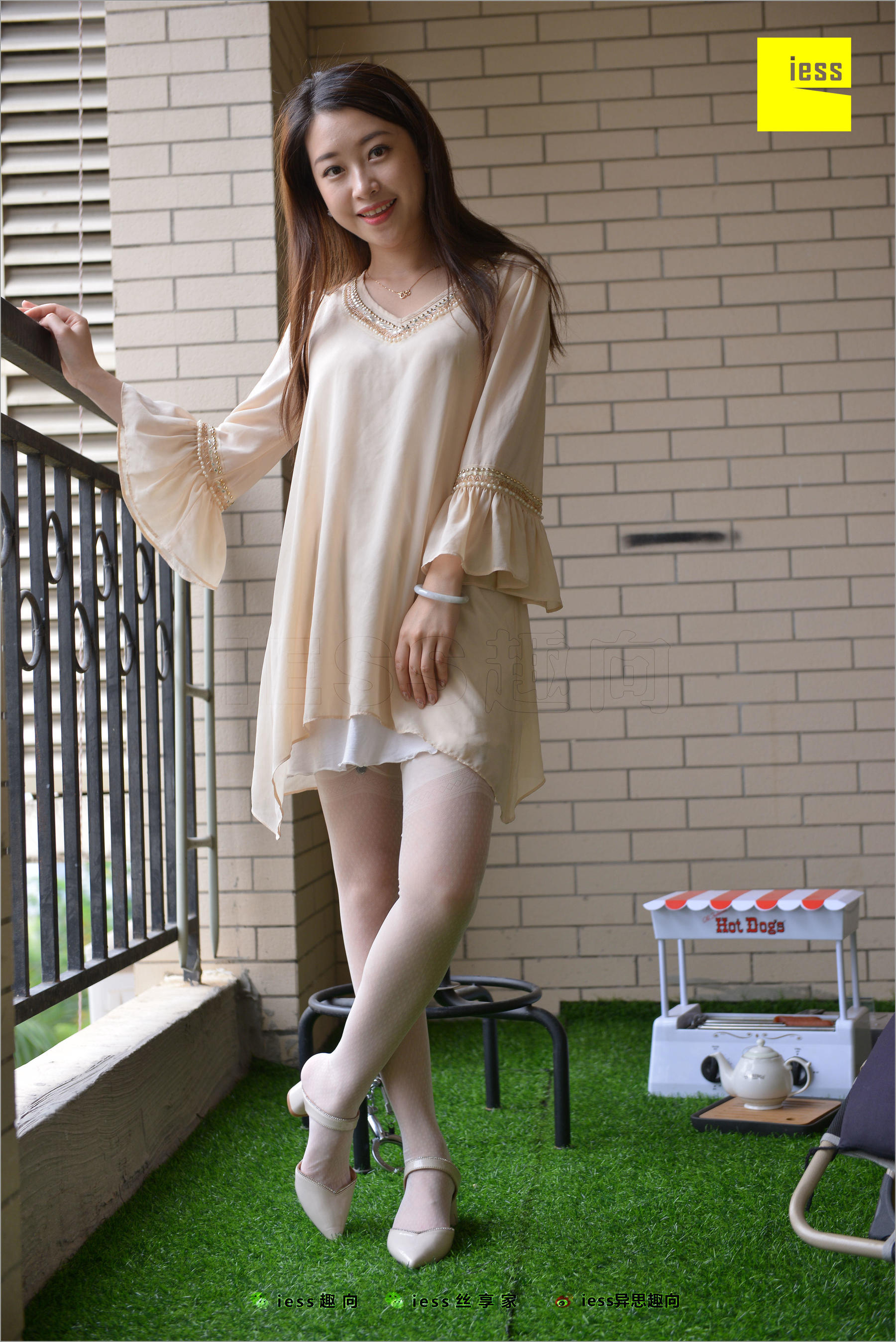 Xiao Jie's Little Classic Retro Pure White Nylon Silk Different Thoughts to IESS Silk Foot Bento 227