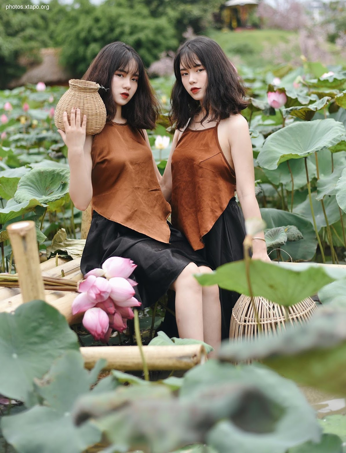 Twins Nguyen Thanh Nga Nguyen Thanh Hang,