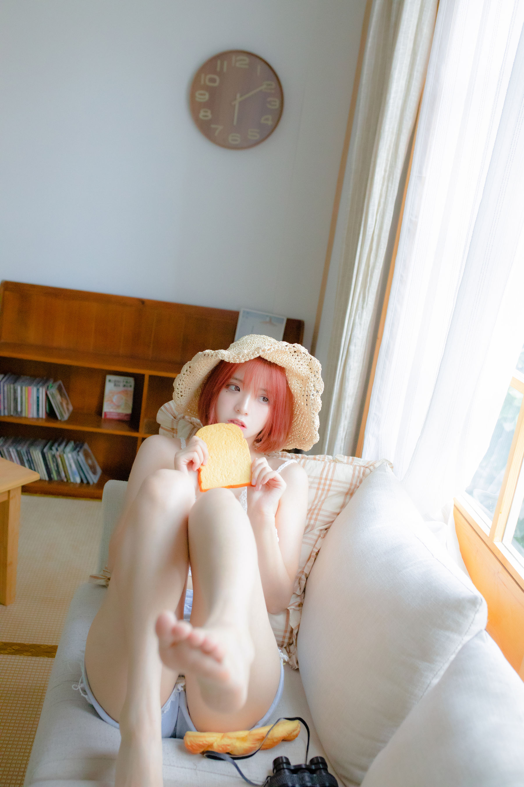 COS Welfare Crazy Cat SS -Straw Hat Girl