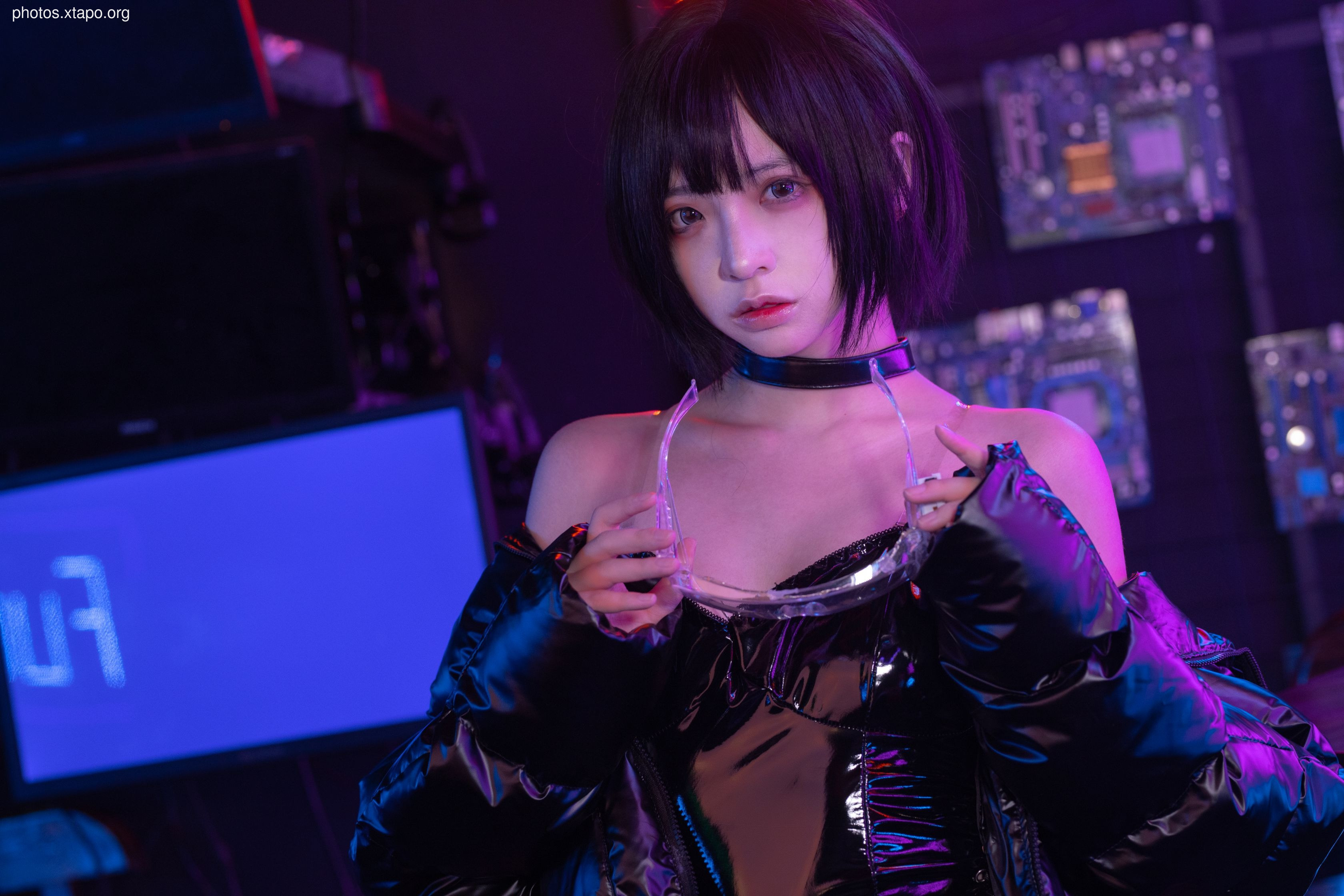 Crazy Cat Caibo Girl 40P-812MB