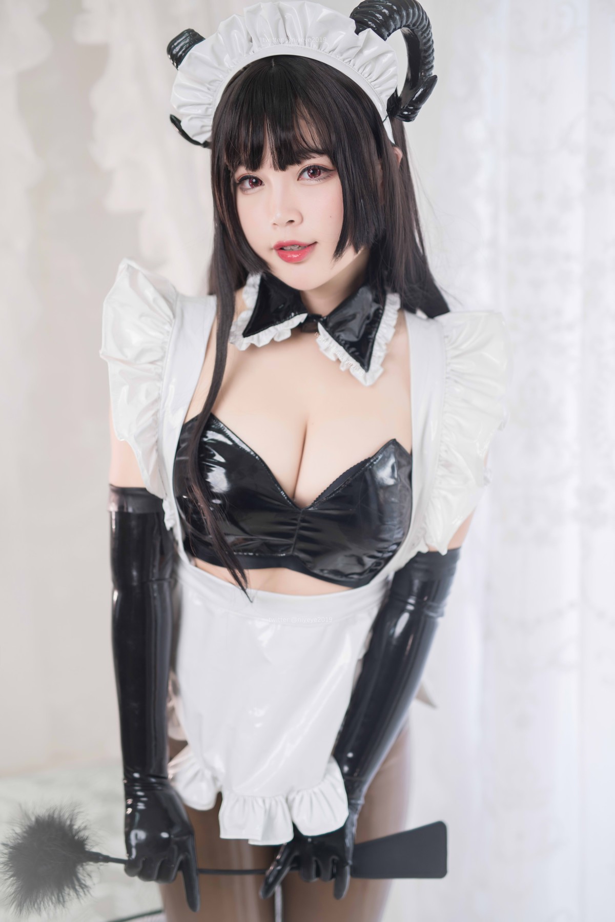 Cosplay Bai Ye rubber coat succubus sister