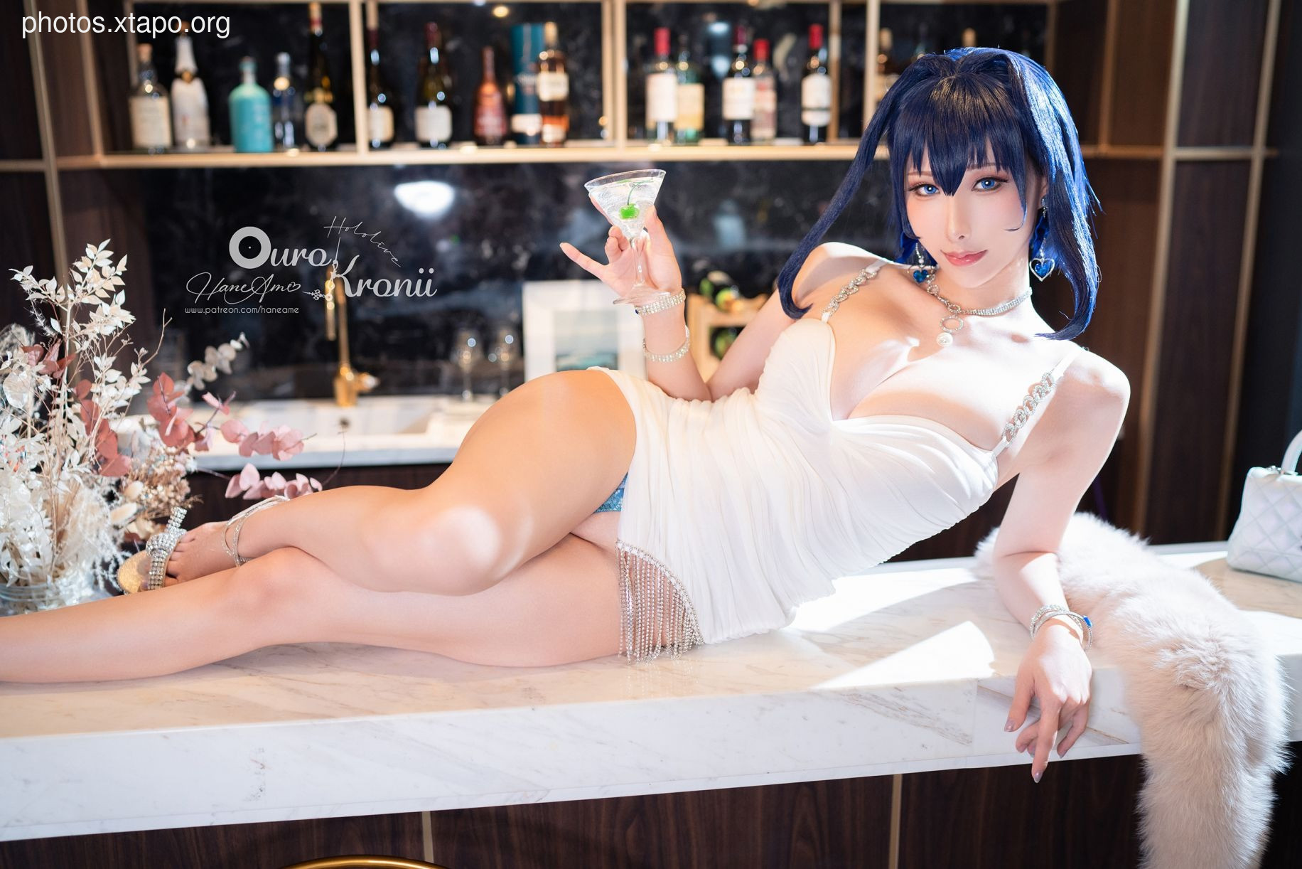 Rain wave_Hheneame Hololive_ Kronii_Photobook _ Time Photo Book & Nbsp 3.gown