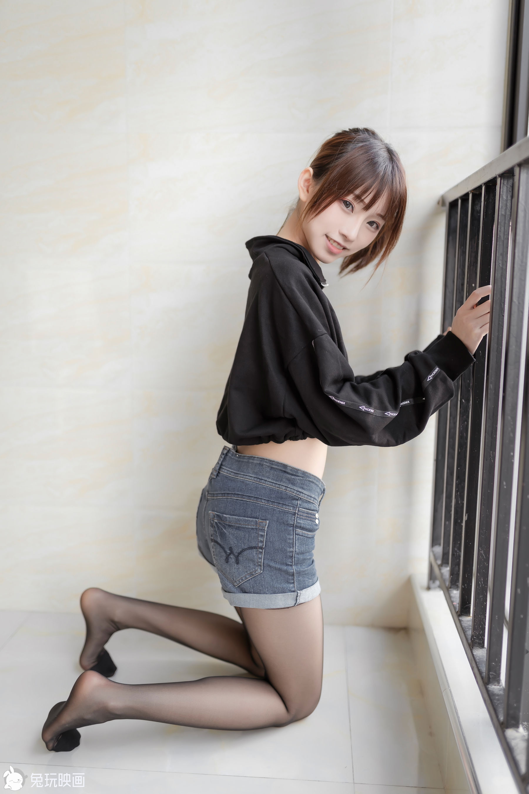 Rabbit Playing -The selected recommendation Vol.042 Single -end girl