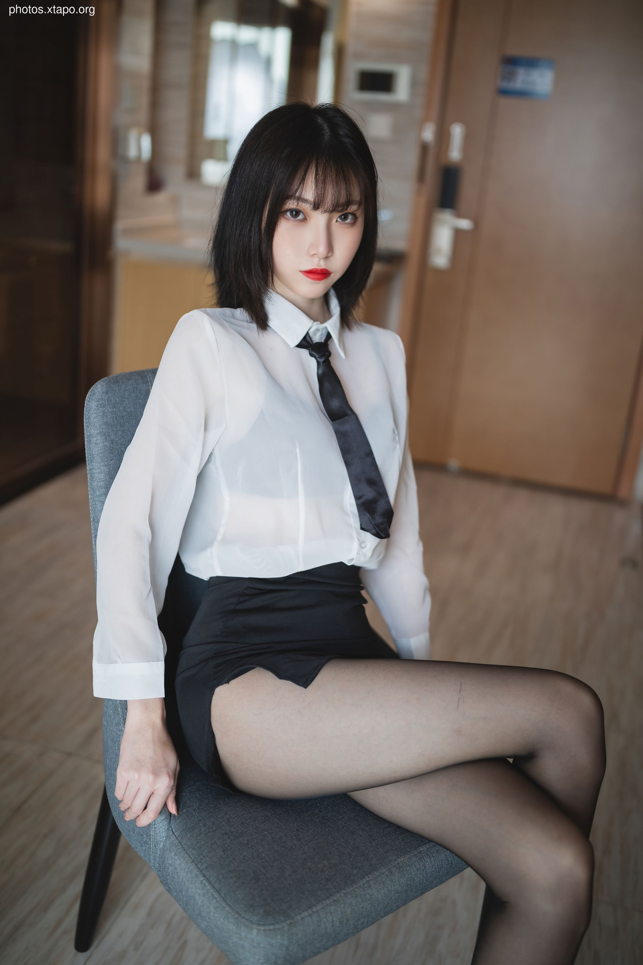 Xu Lan No.002 OL Uniform 41p-587MB