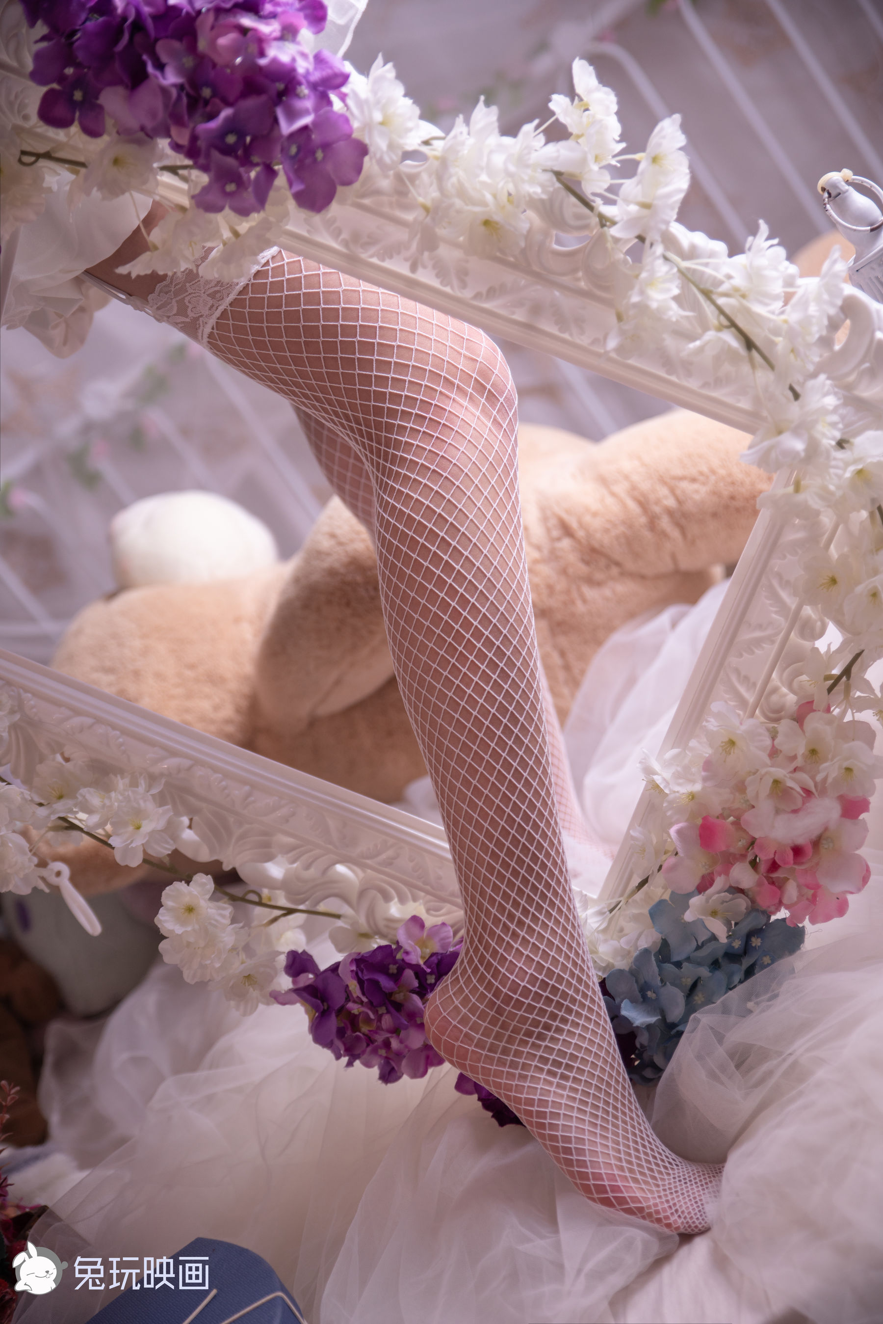 Rabbit Playing Picks -Flower Marrying White Net Socks