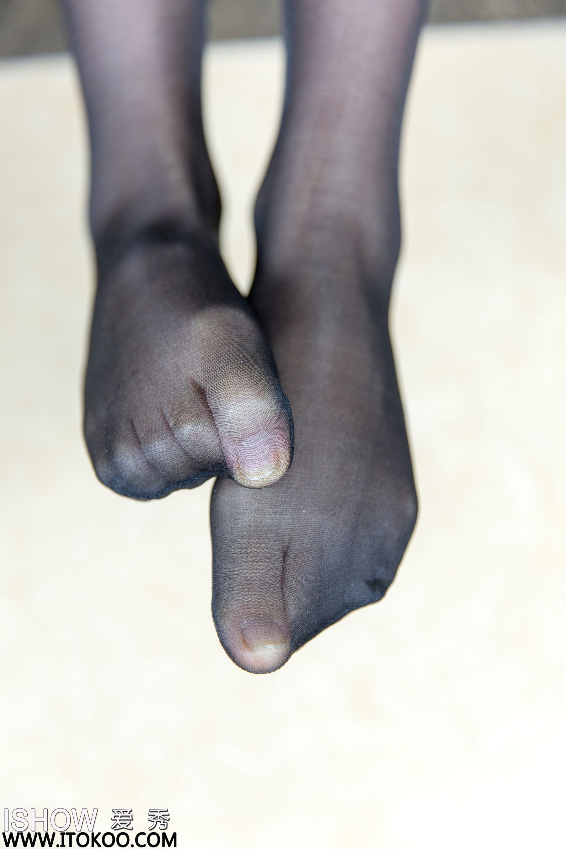 Yu Shijing Jenny Santhest CheongsamOil Bright Black Silk ISHOW Ai Show No.086