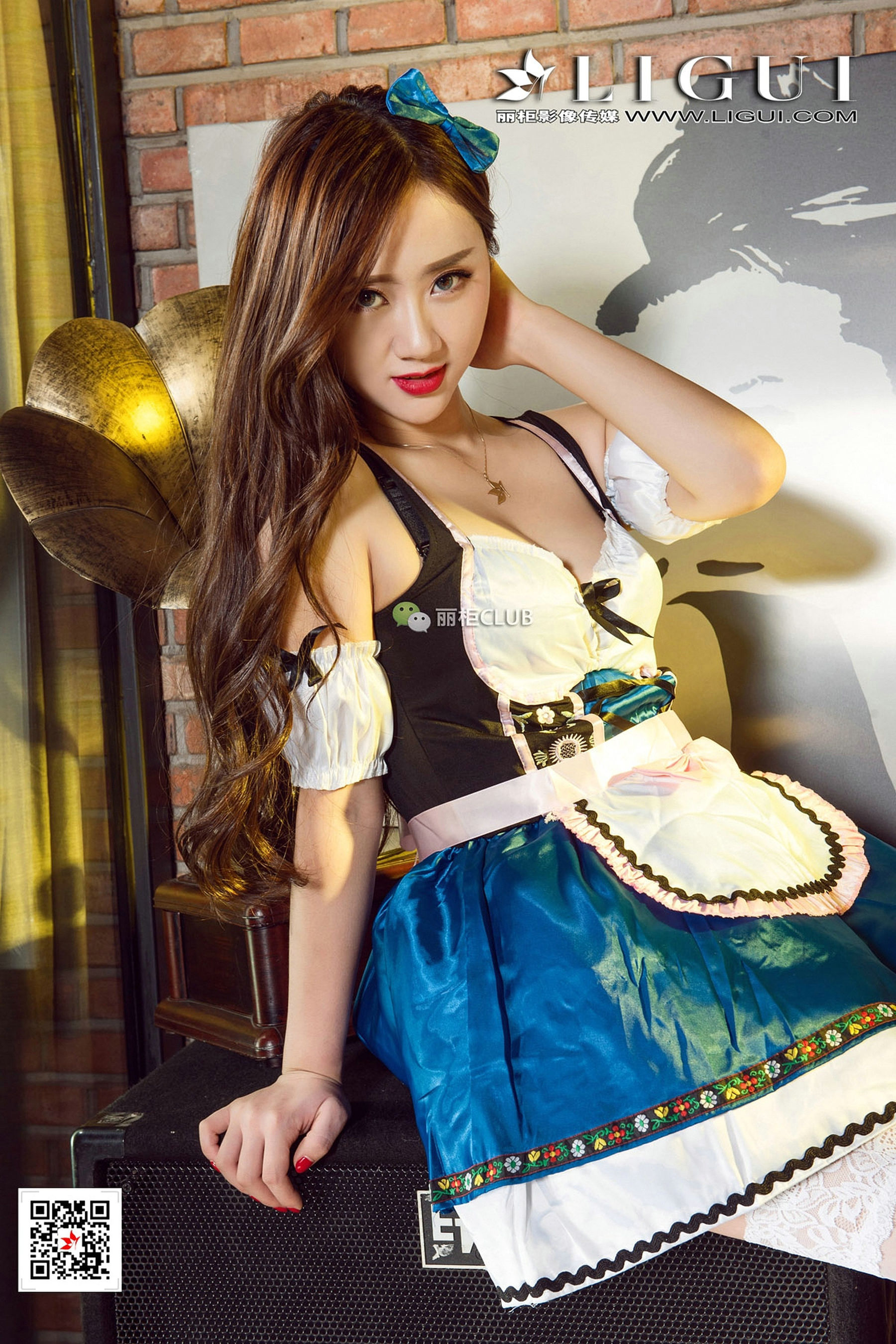 Model Ran White Silk Beautiful Legs Foot Ligui