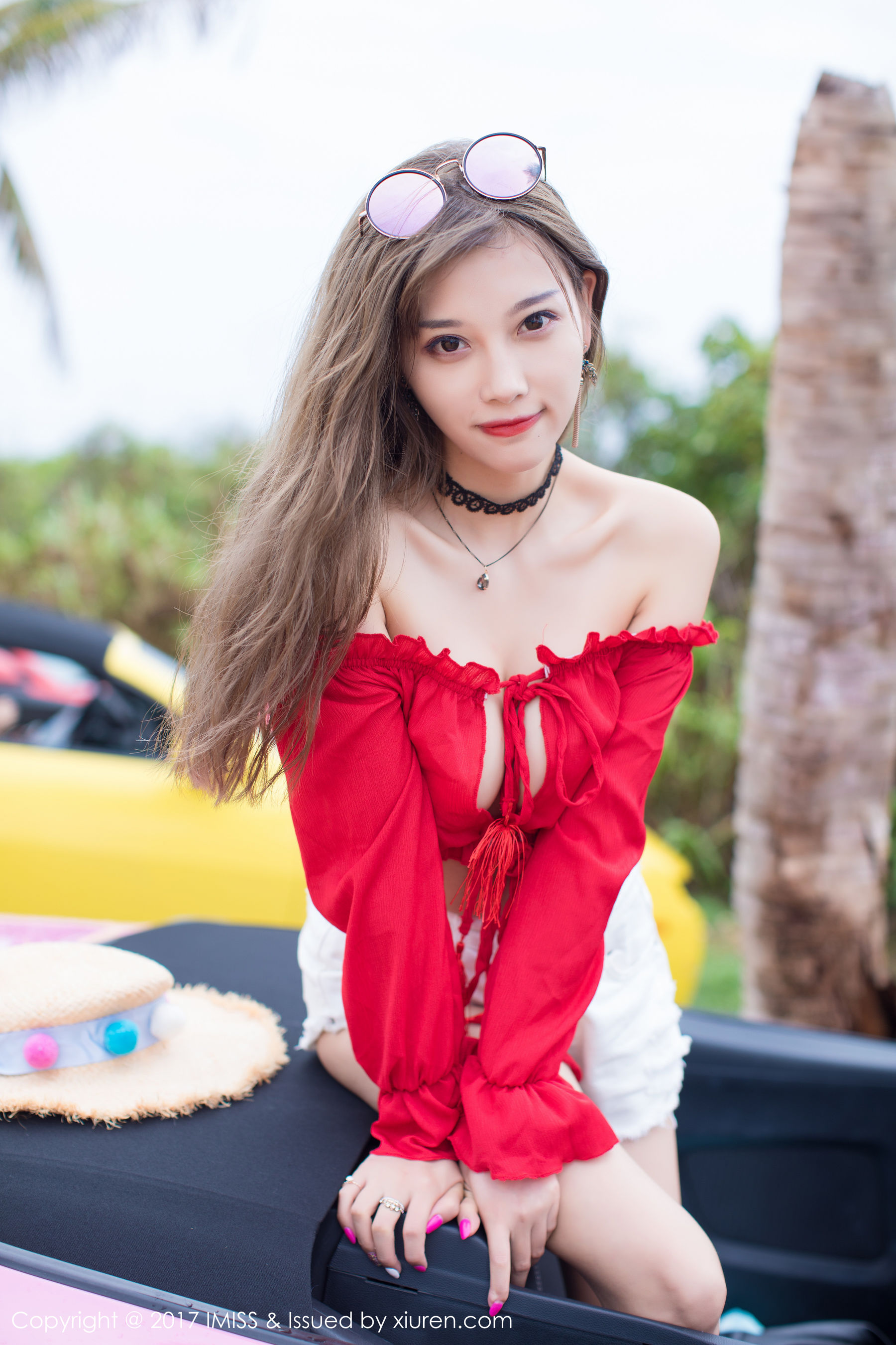 Yang Chenchen Sugar Sunshine and Beach, Fragrant Cars and Beauty IMISS VOL.185