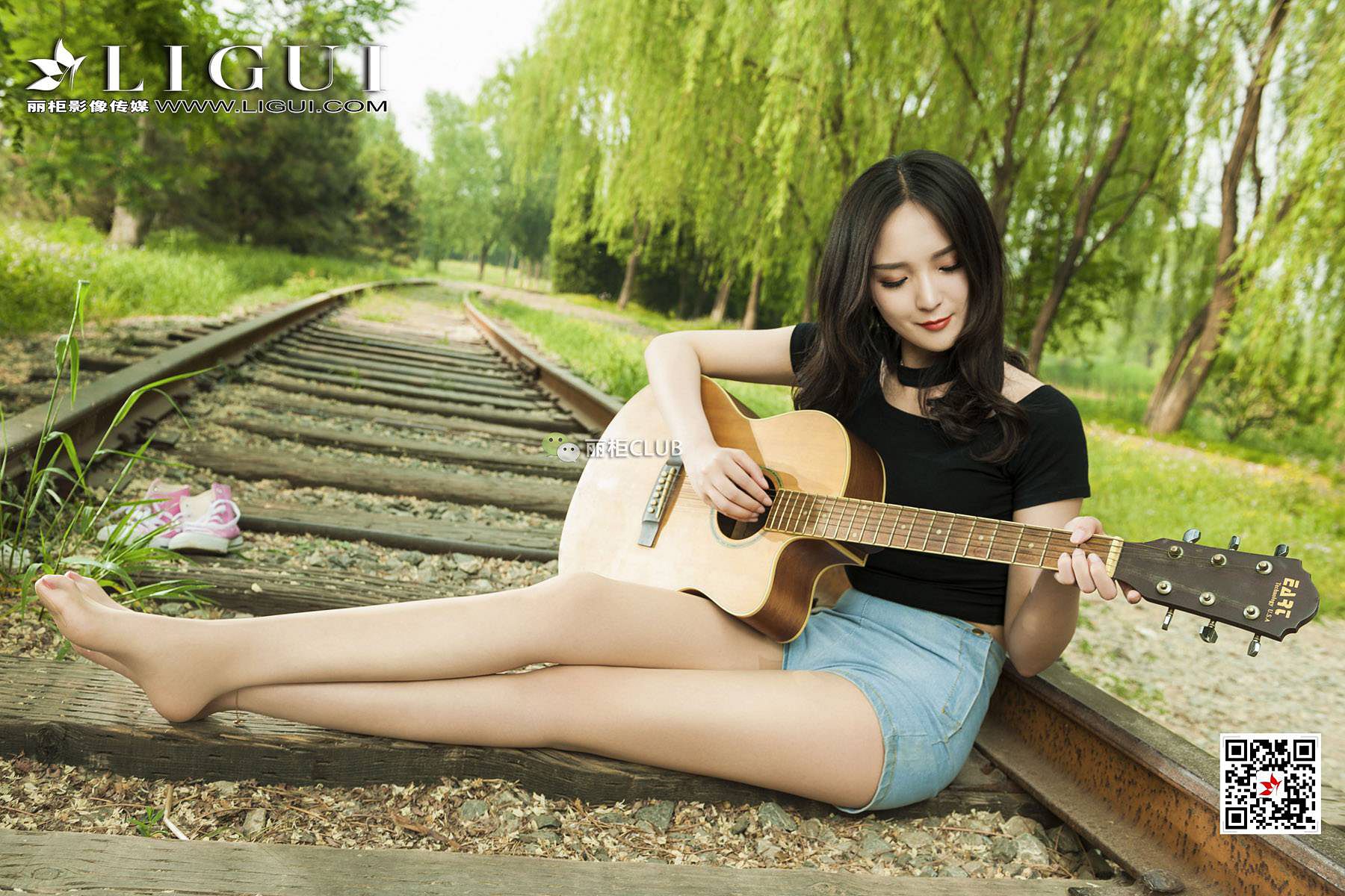 Leg Model Little Ge Literary Silk Foot Girl Ligui Beautiful legs silk foot