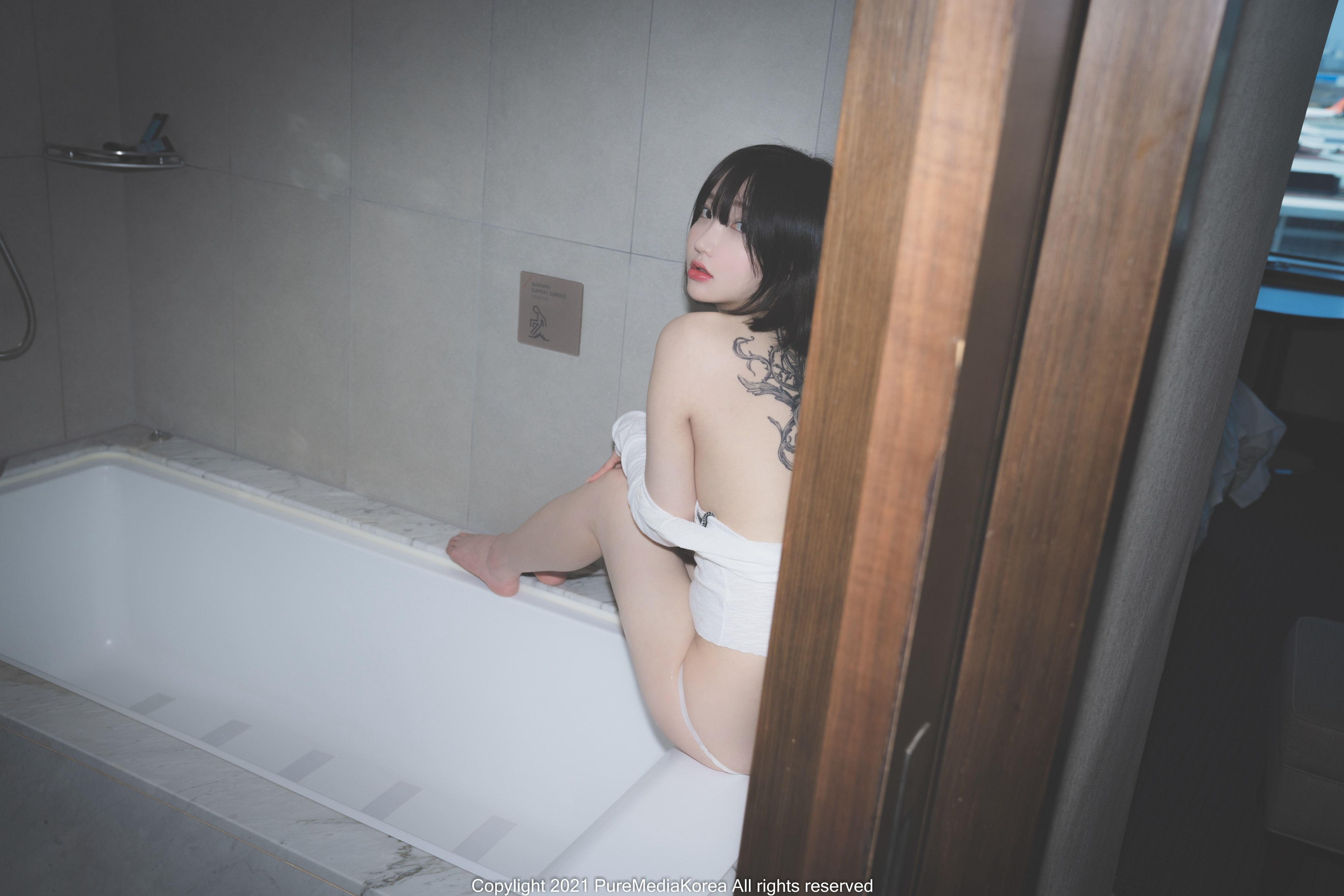 Pure Media Vol.070 Son Ye-Eun 72P