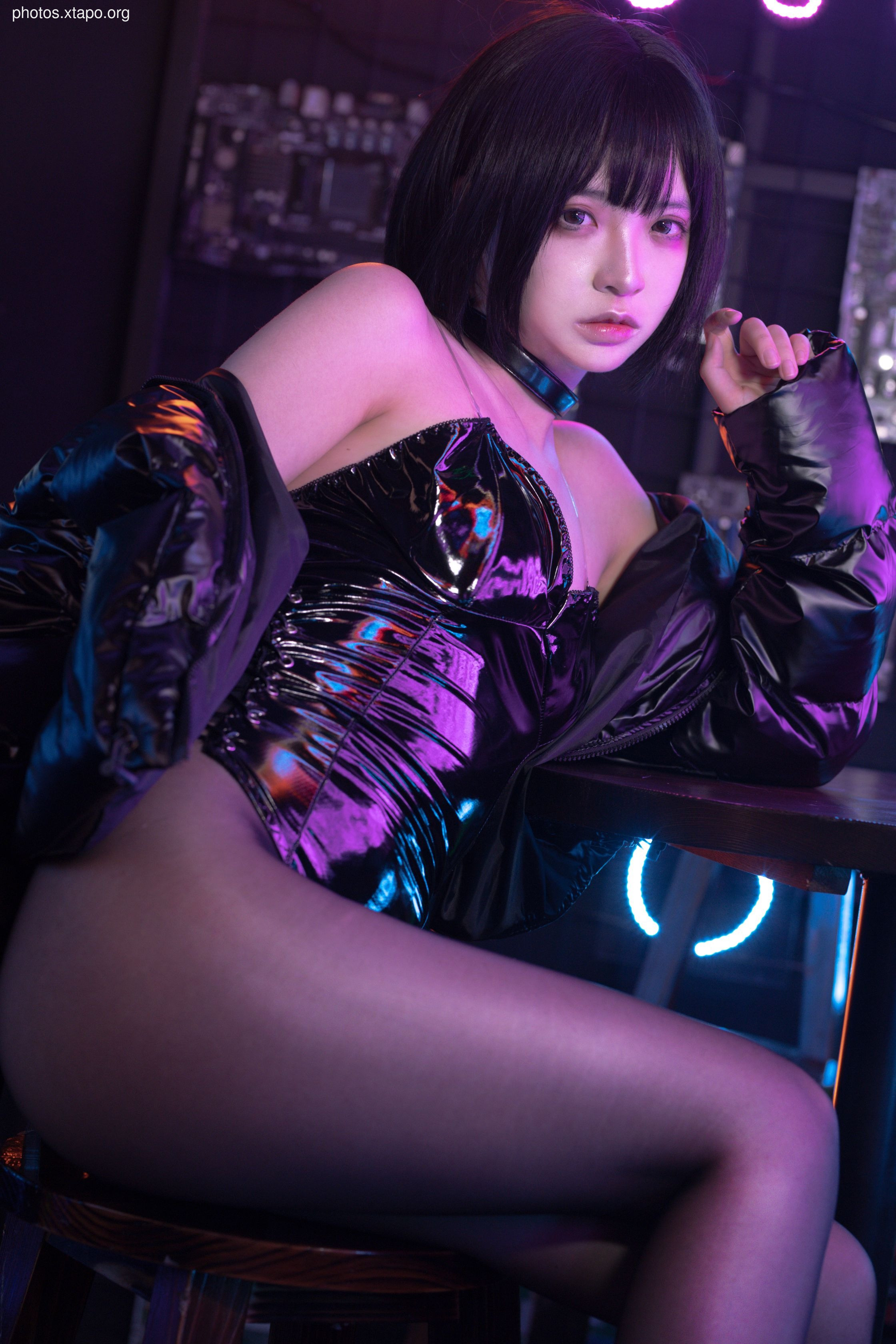 Crazy Cat Caibo Girl 40P-812MB