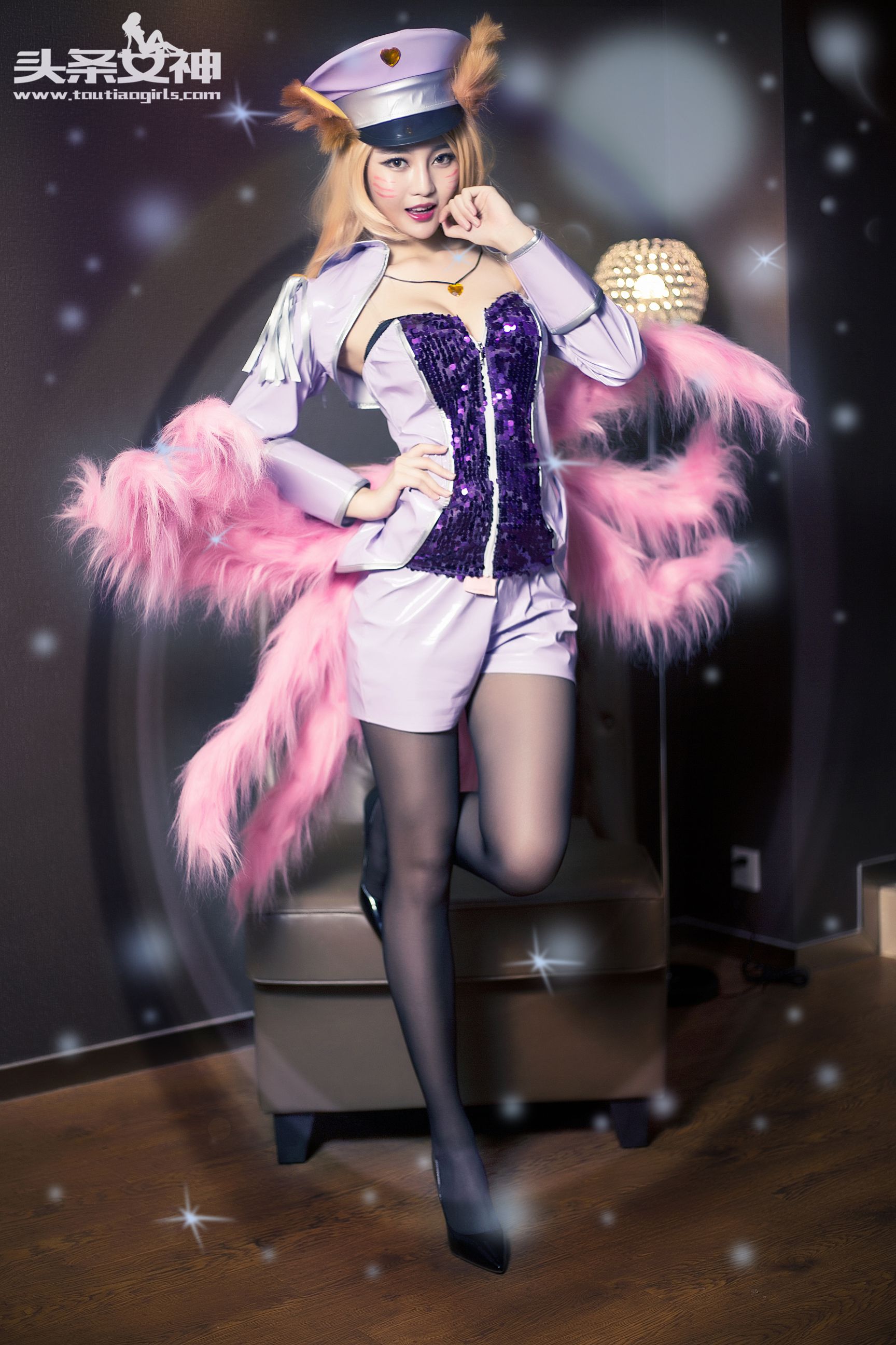 Wenxue Ajiu Jiuwei Xuebao COS Headline Goddess