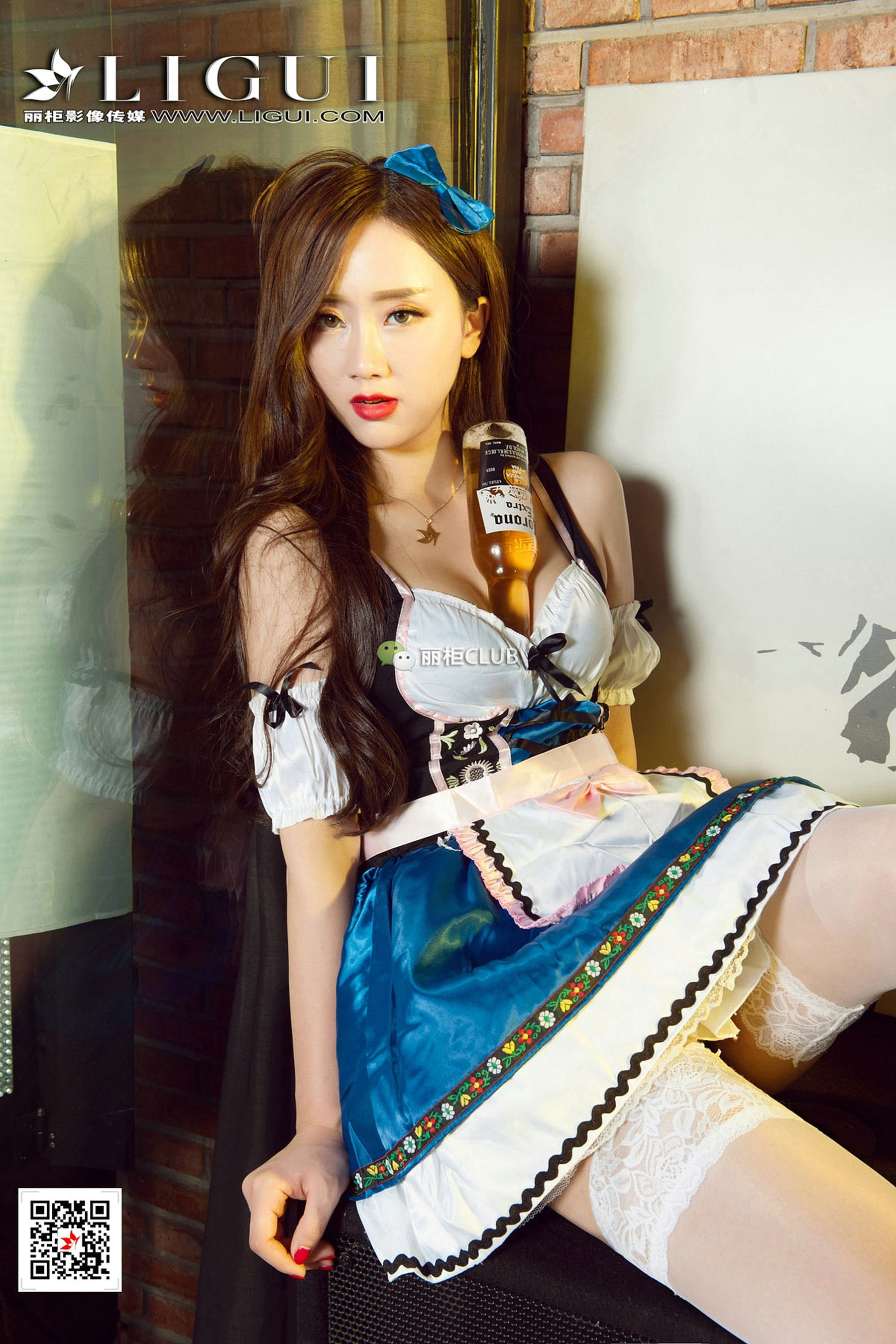 Model Ran White Silk Beautiful Legs Foot Ligui