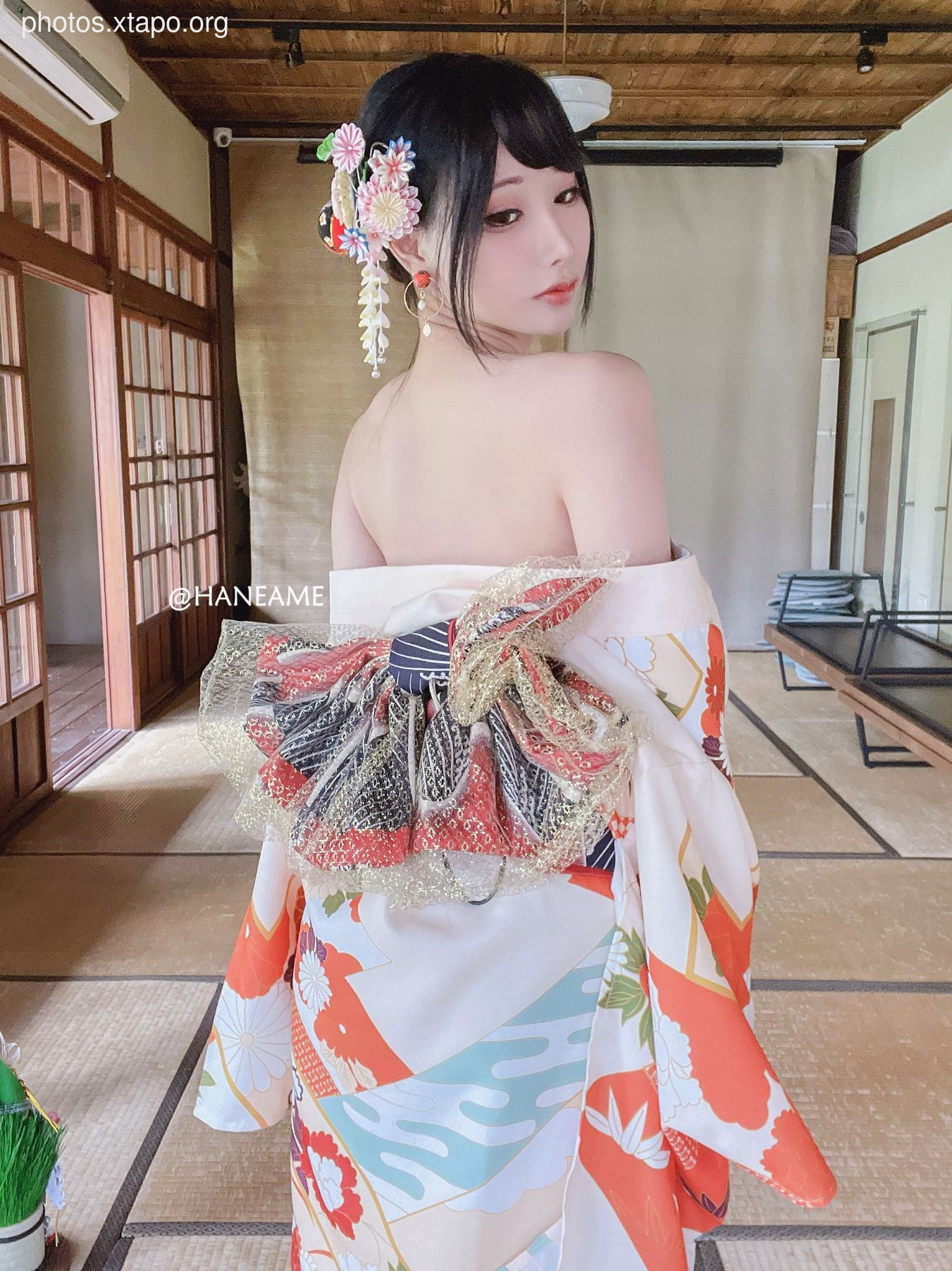 HaneAme 雨波 — Flower Print Kimono Girl