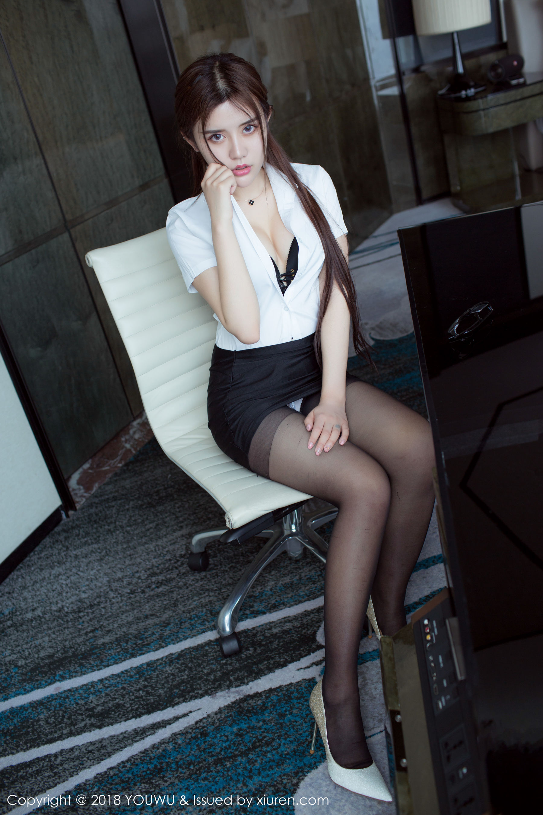 Rabbit Nina (Zhuo Yaqi) Sexy Female Secretary Youwu Youwu Vol.081