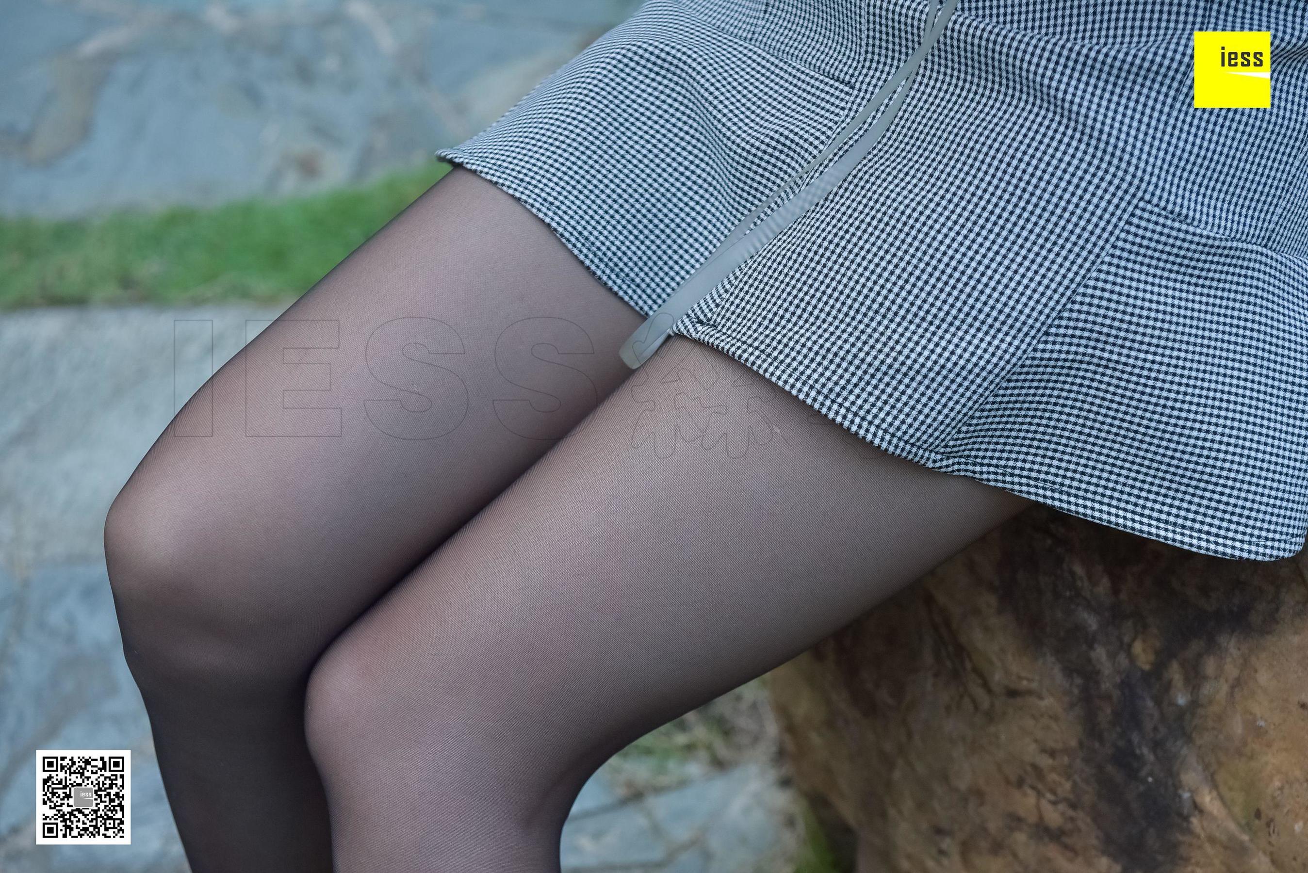 Silkxiang Home 115 Autumn and Autumn The Black Silk Beauty of the Garden IESS is thinking about it