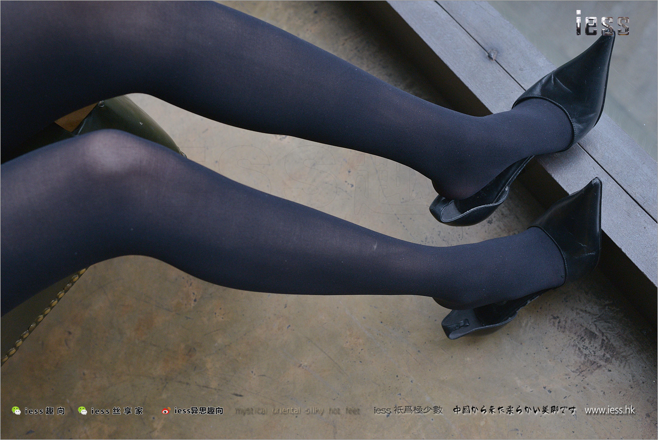 Ruoqi 50D thick black silk and super pointed high heel