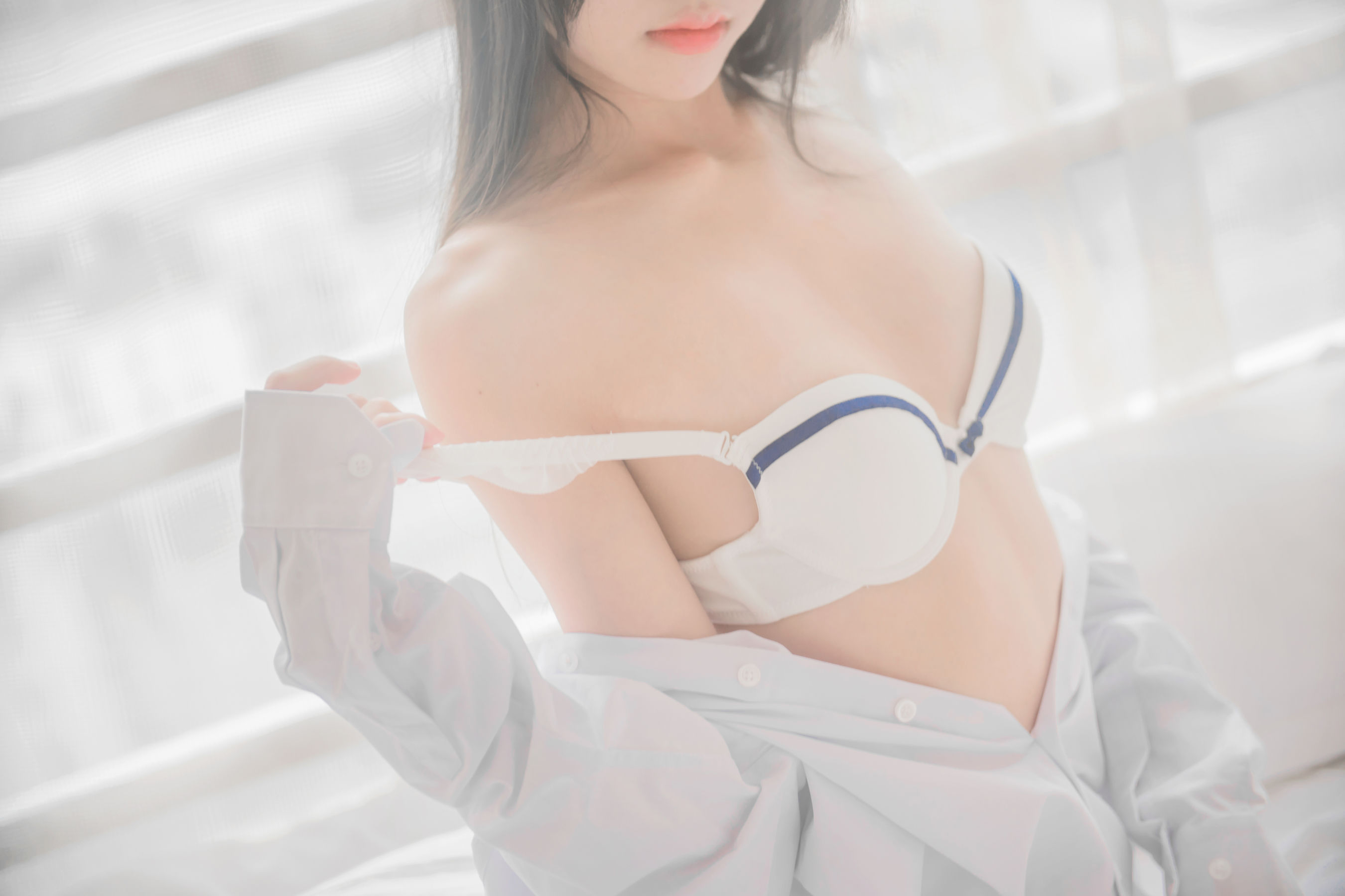 Loli cos 喵 -White Shirt Express