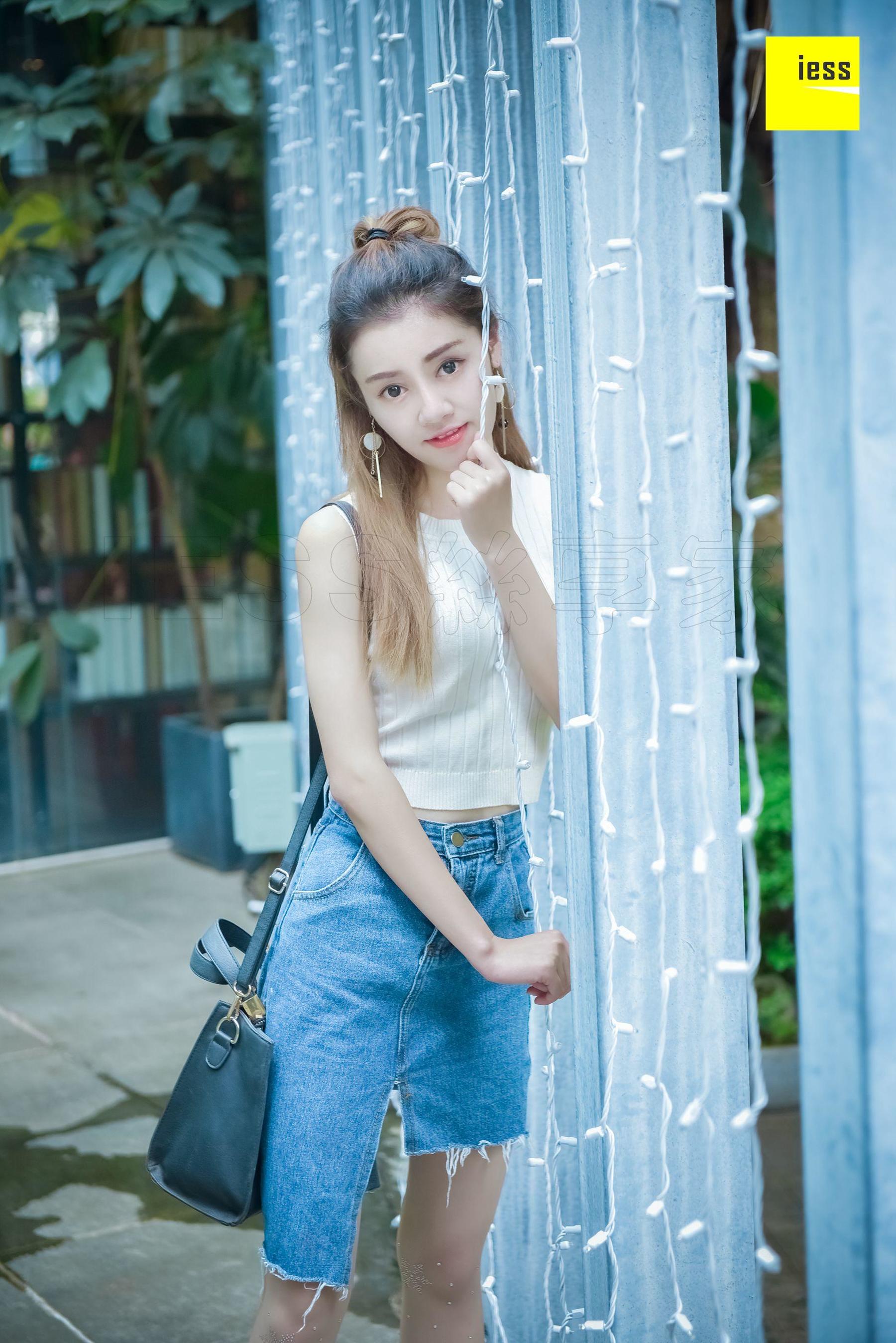 Silkxiang Home 107 Crystal Crystal White Stockings IESS Different Thoughts