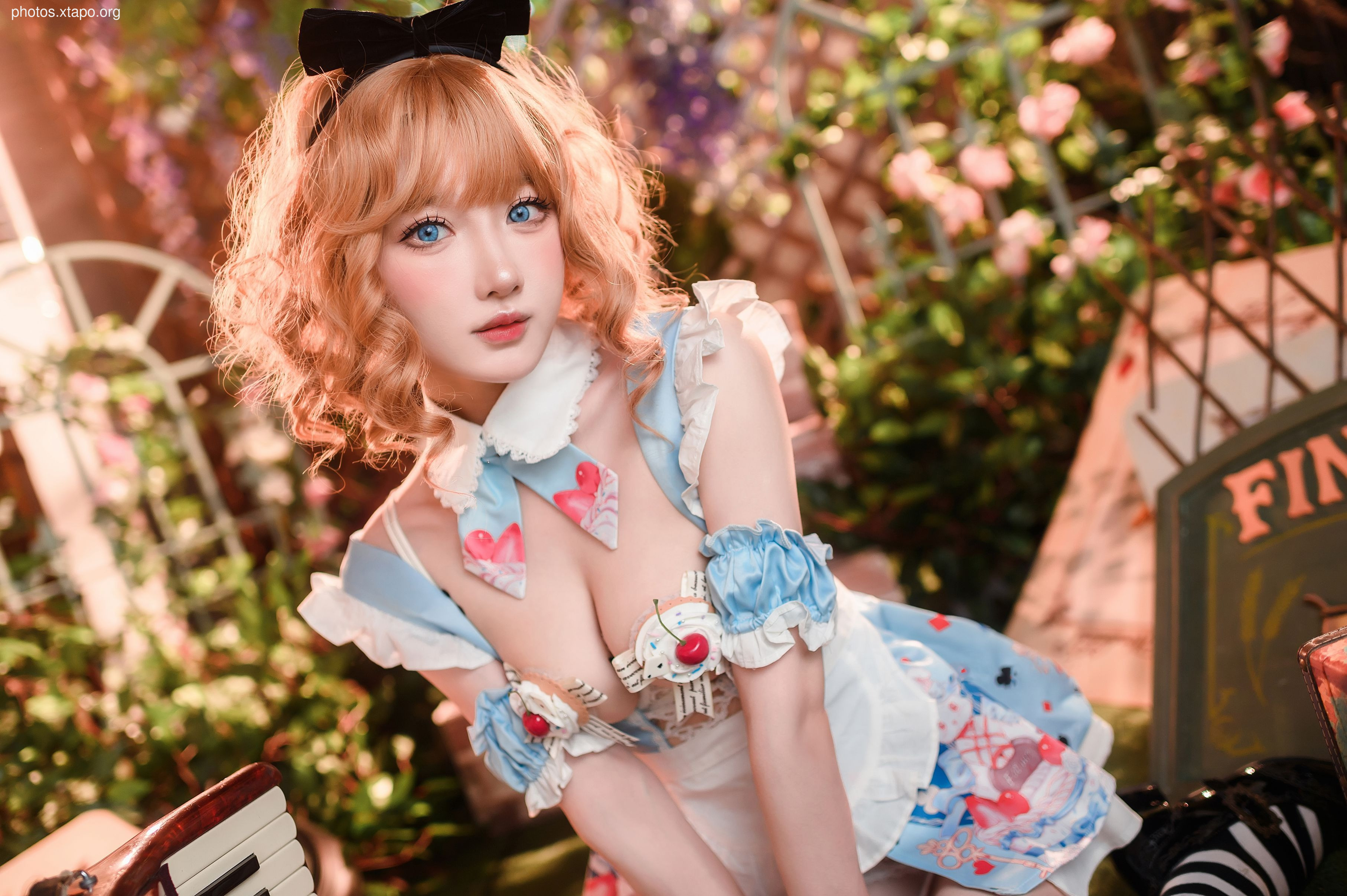 Abao is also a rabbit girl Alice in Wonderland 40P-575MB