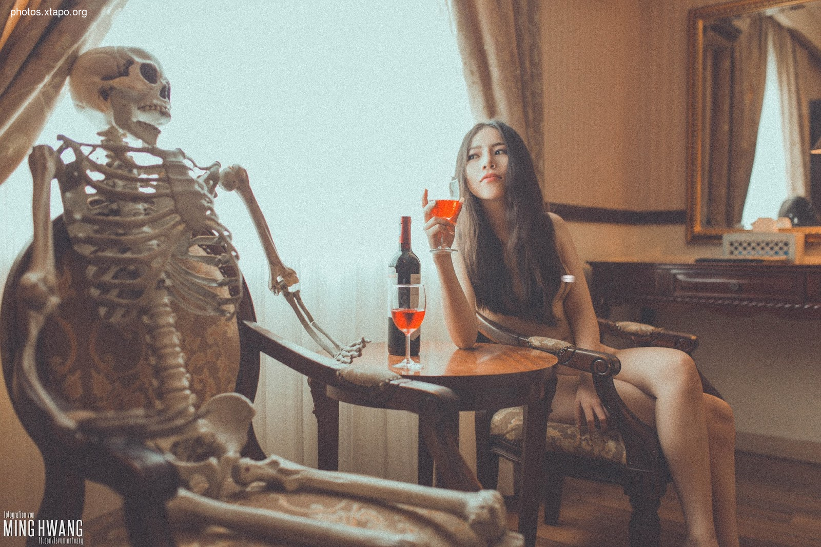 Making friends with pictures, having sex with skeleton