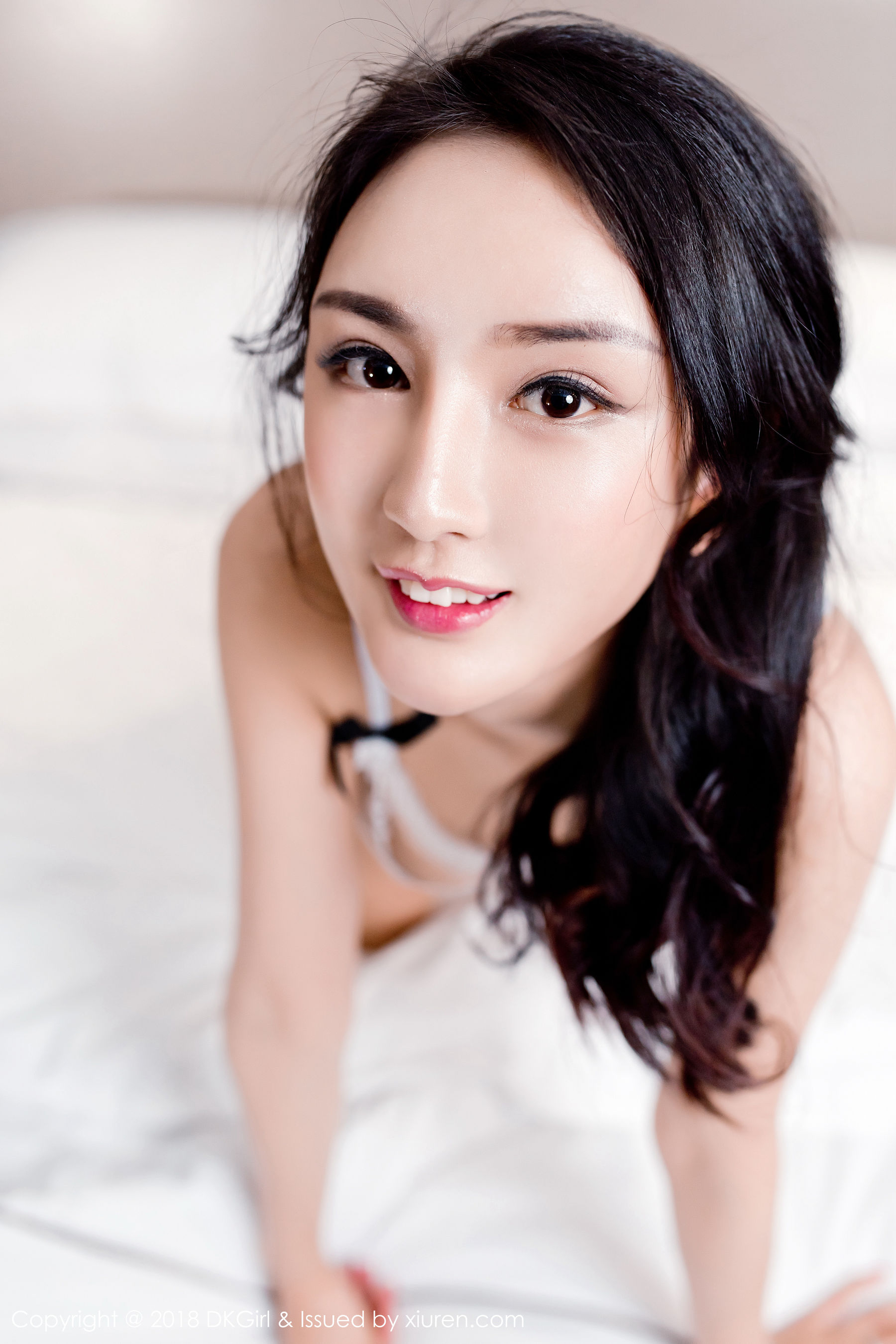 Mei Ge The Temptation of Beautiful Milk Beautiful H buttocks and Beautiful Legs Royal Girl DKGIRL VOL.067