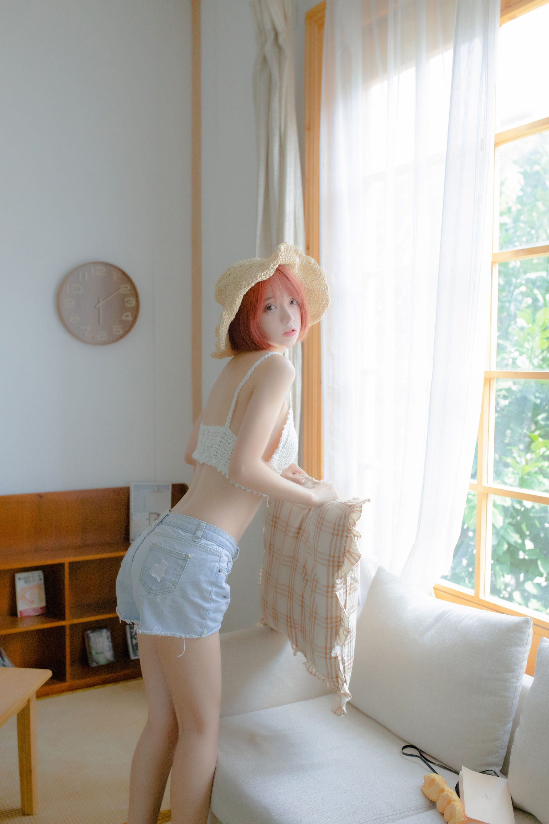 COS Welfare Crazy Cat SS -Straw Hat Girl