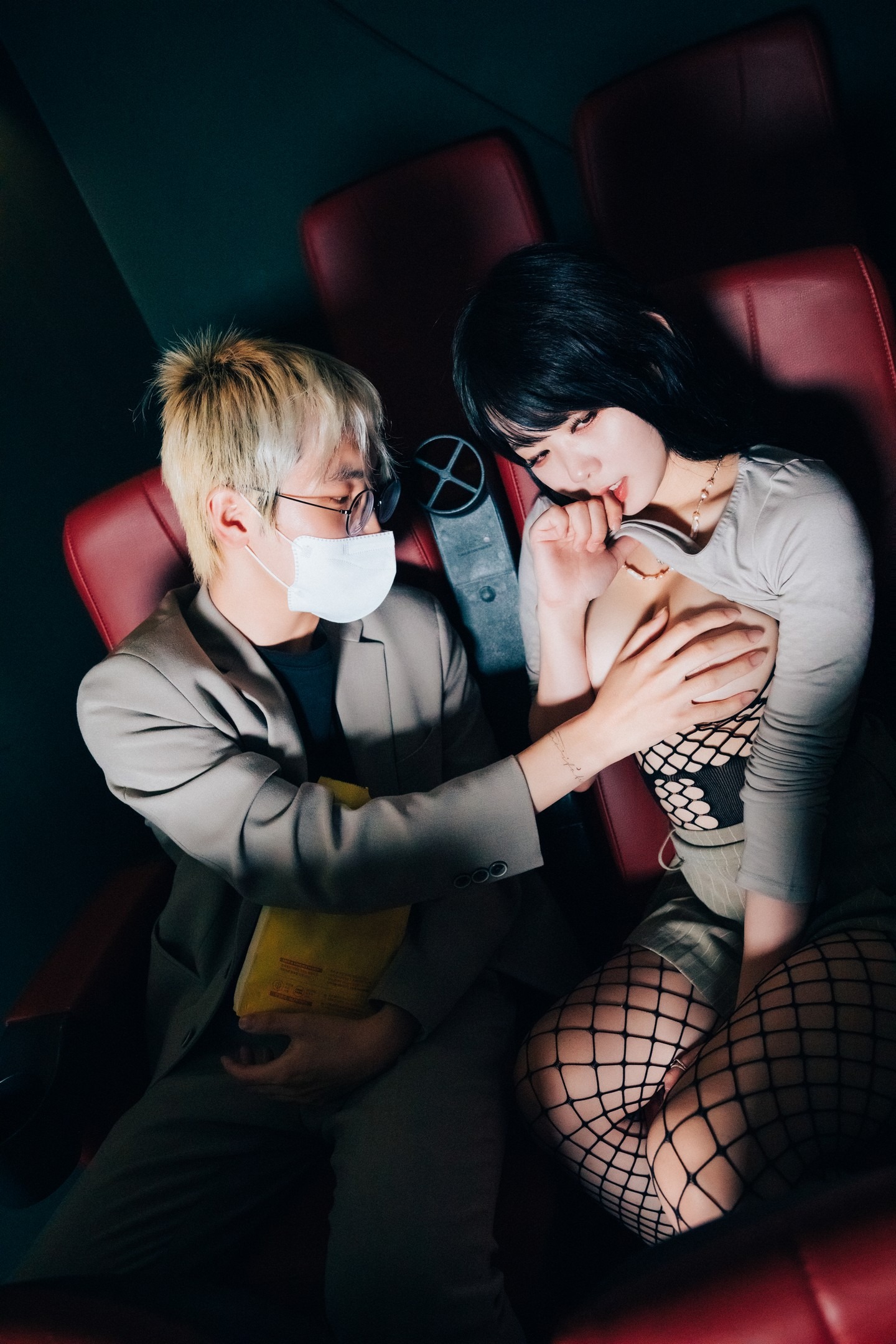 [LOOZY] Zia – xxx in the theater S.Ver